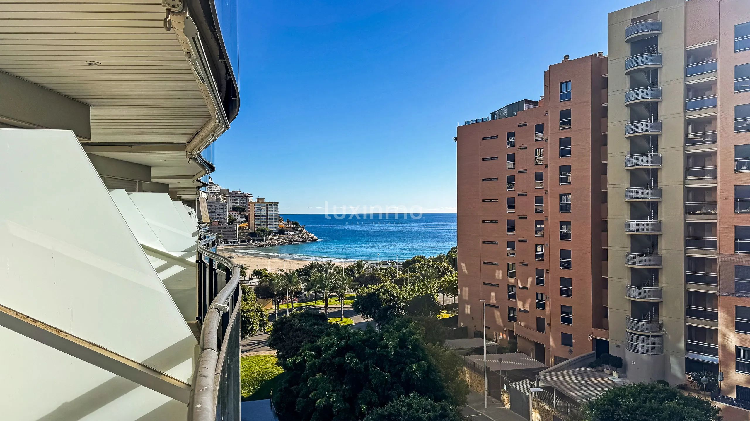 Apartament z 2 sypialniami blisko plaży z widokiem na morze w Cala Finestrat — photo 1