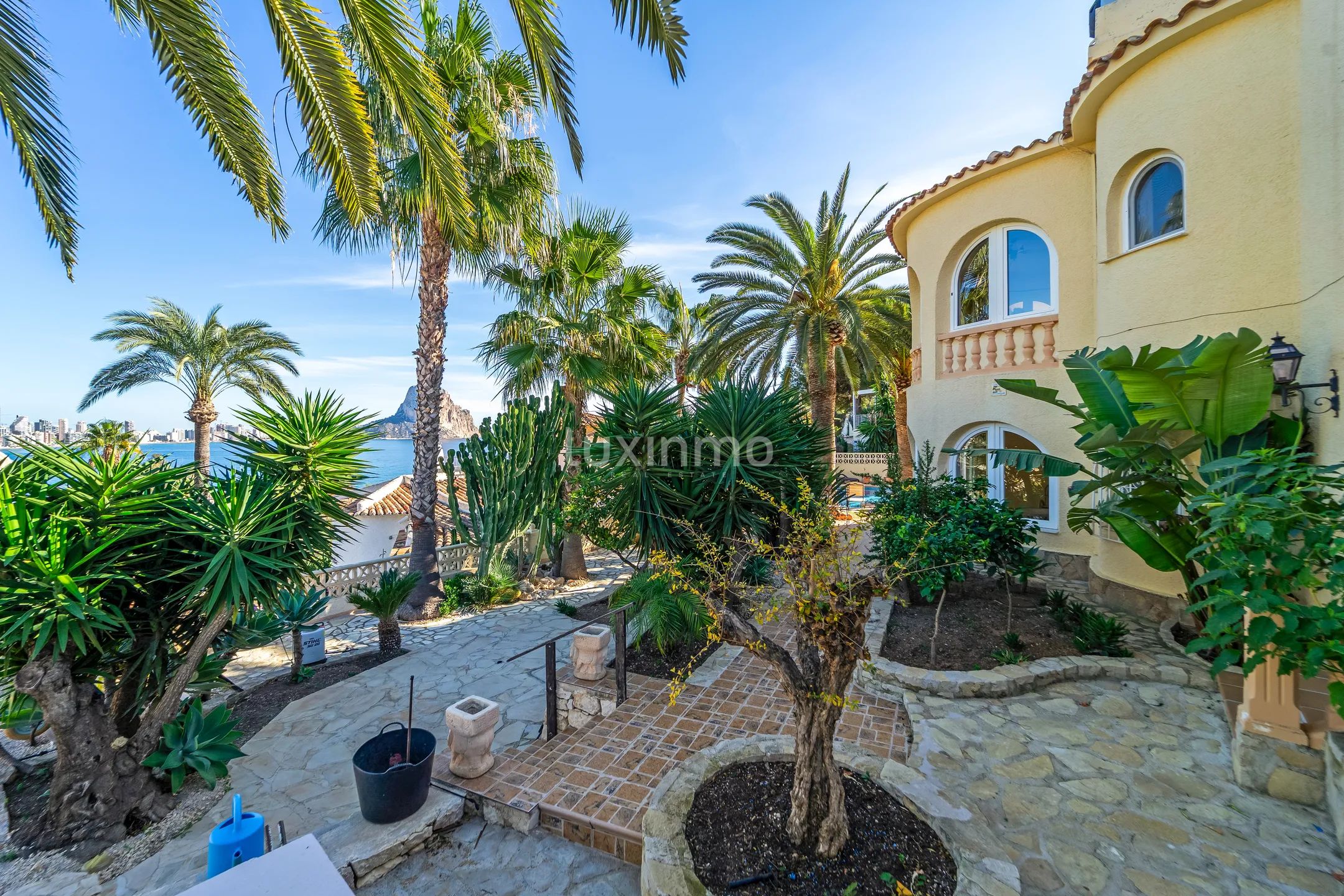 Impresionante villa mediterránea de 5 dormitorios con preciosas vistas al mar en Calpe — photo 41