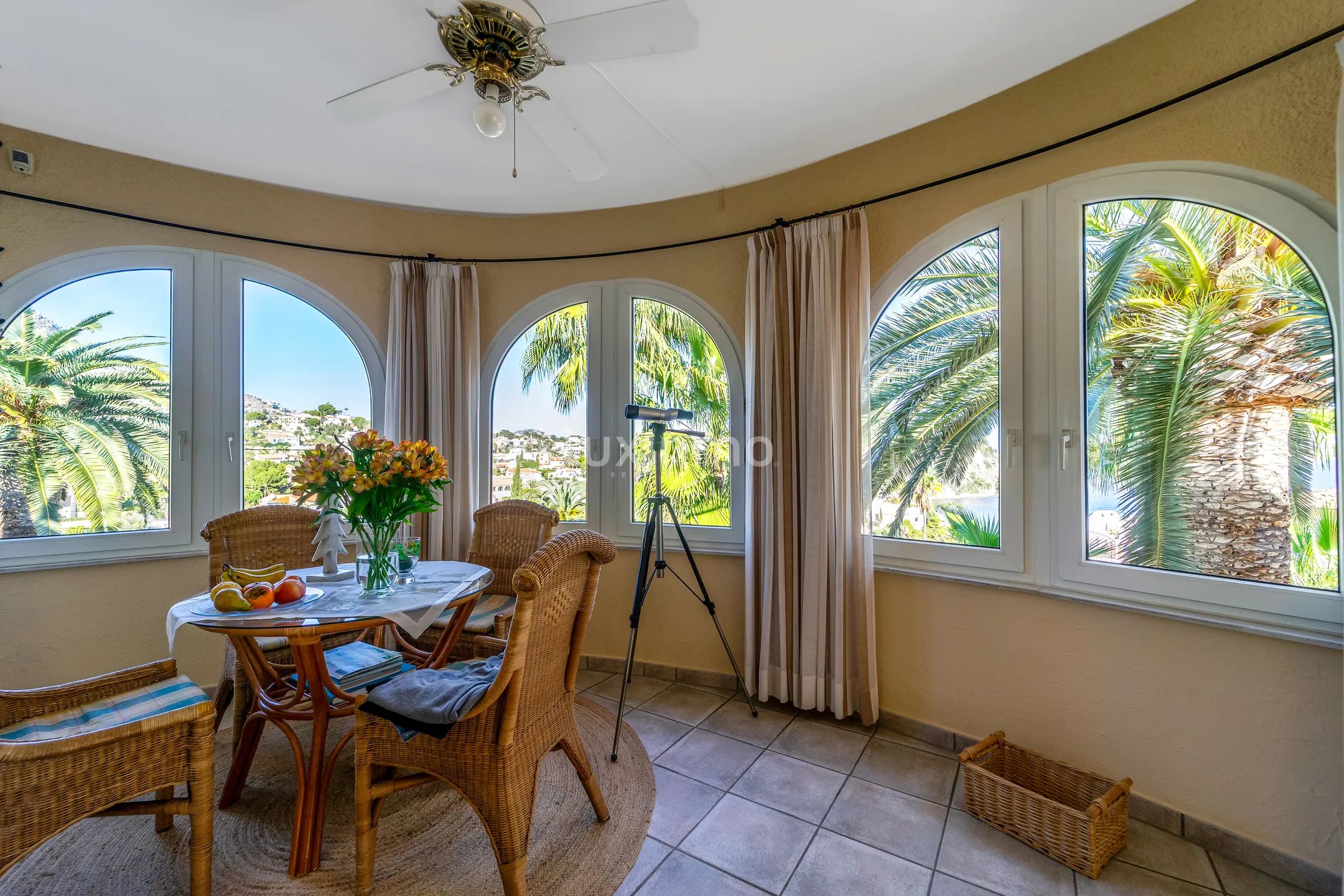 Impresionante villa mediterránea de 5 dormitorios con preciosas vistas al mar en Calpe — photo 4