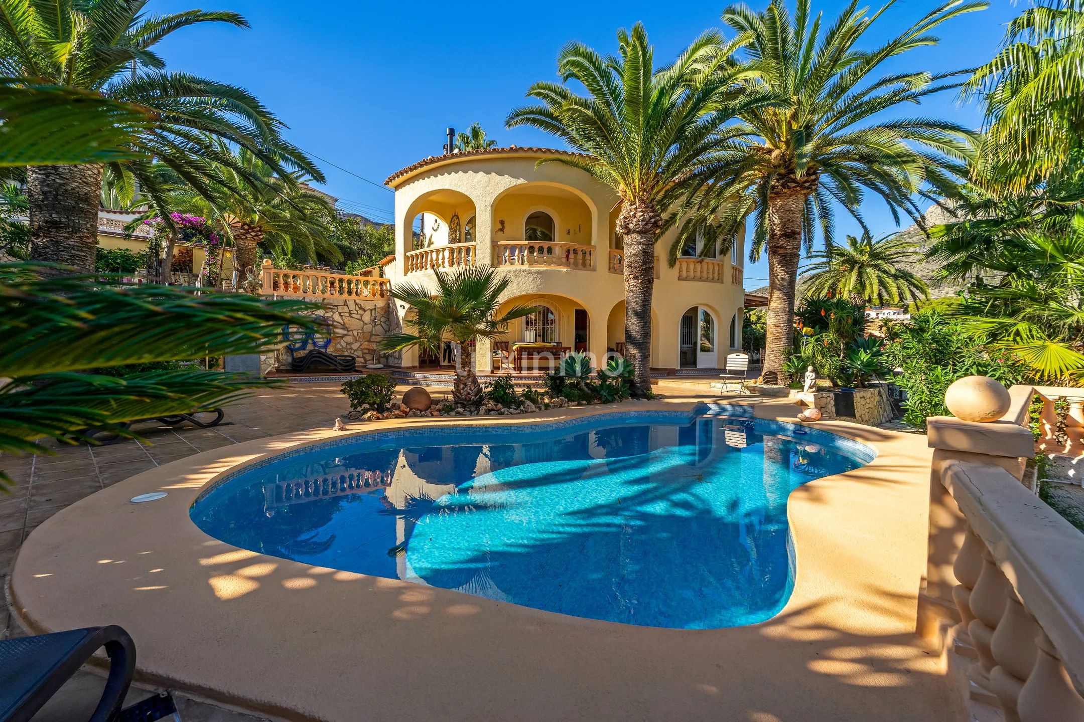 Impresionante villa mediterránea de 5 dormitorios con preciosas vistas al mar en Calpe — photo 1