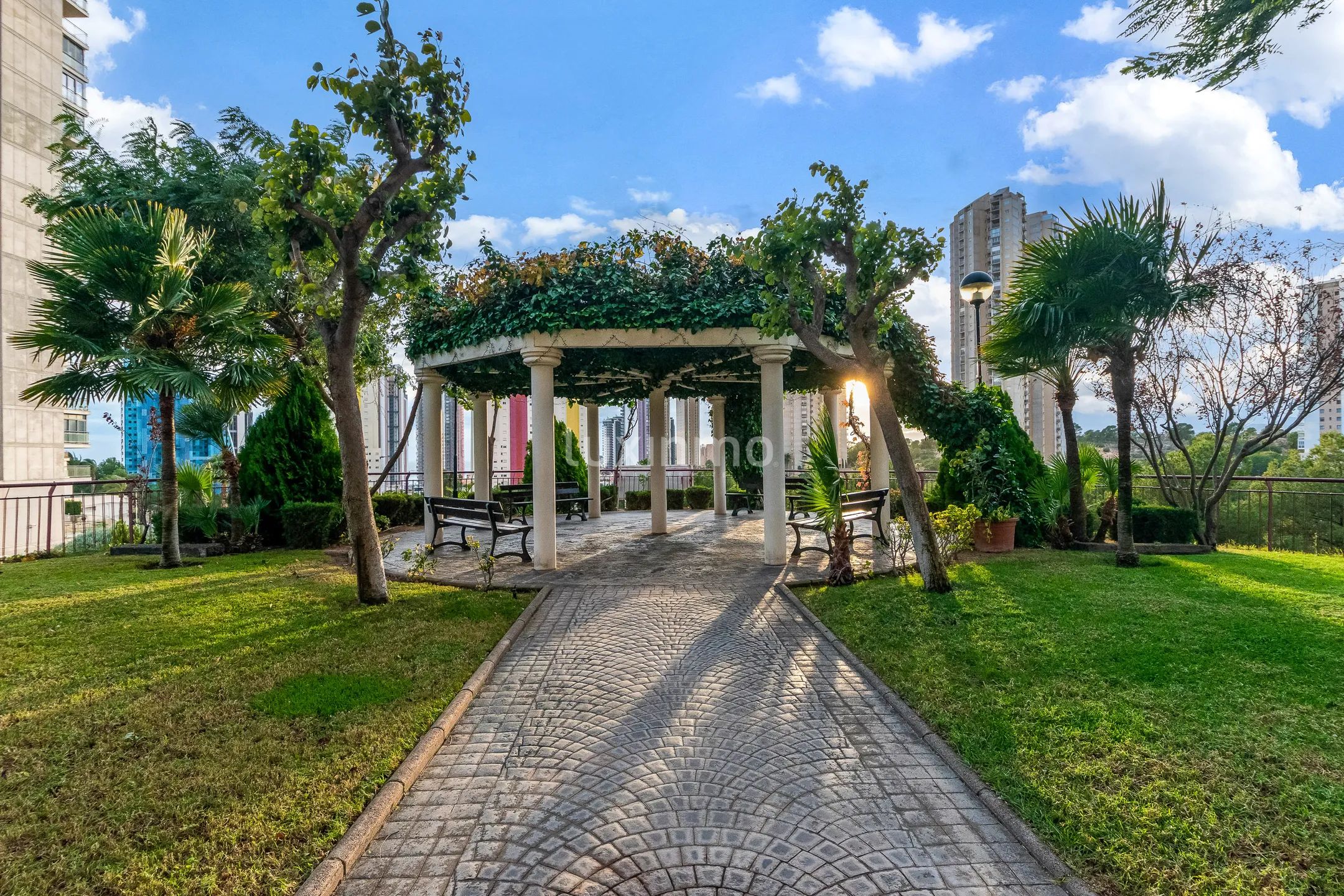 Renovated flat with sea views in Benidorm — photo 26