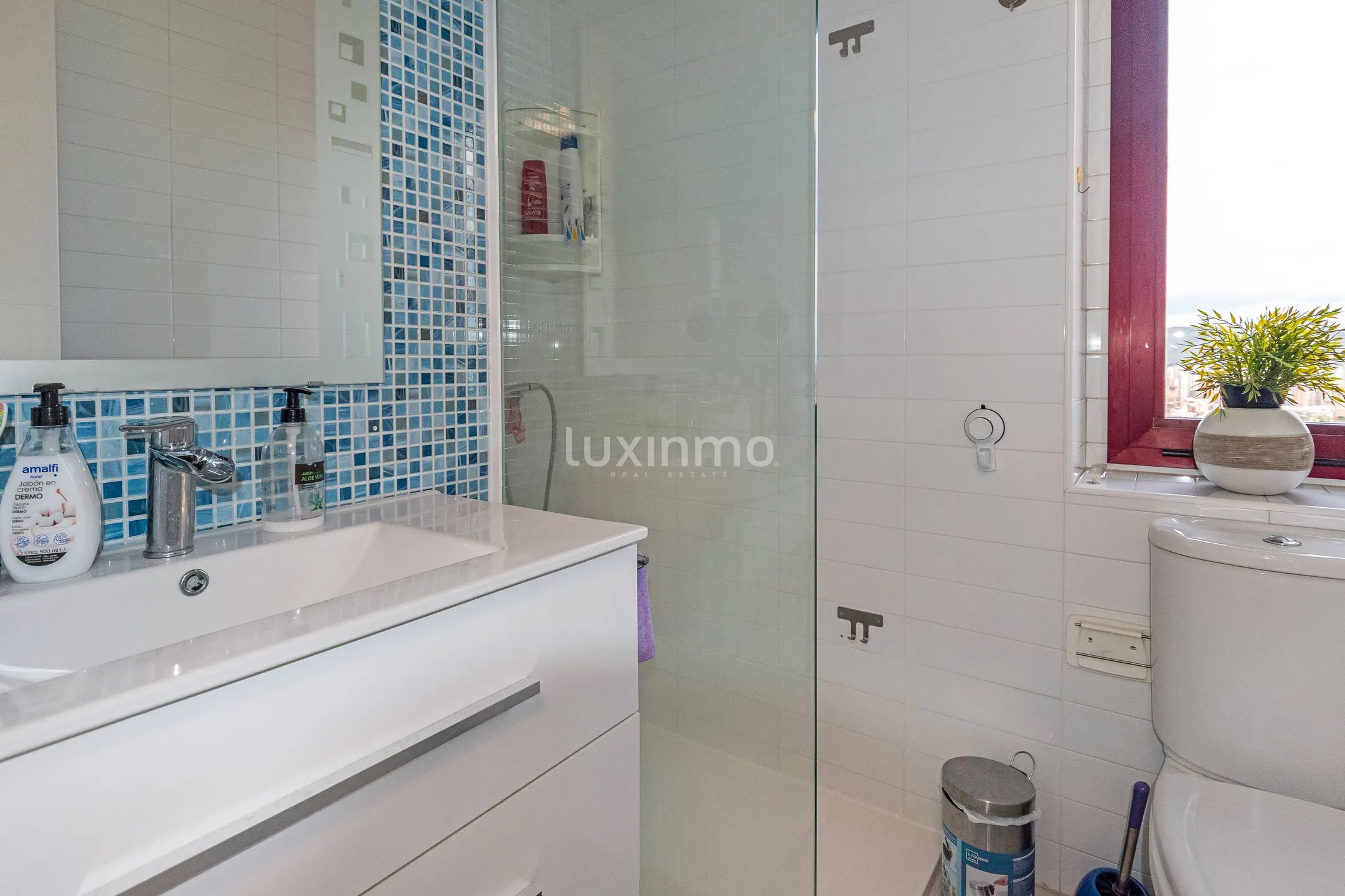 Renovated flat with sea views in Benidorm — photo 21