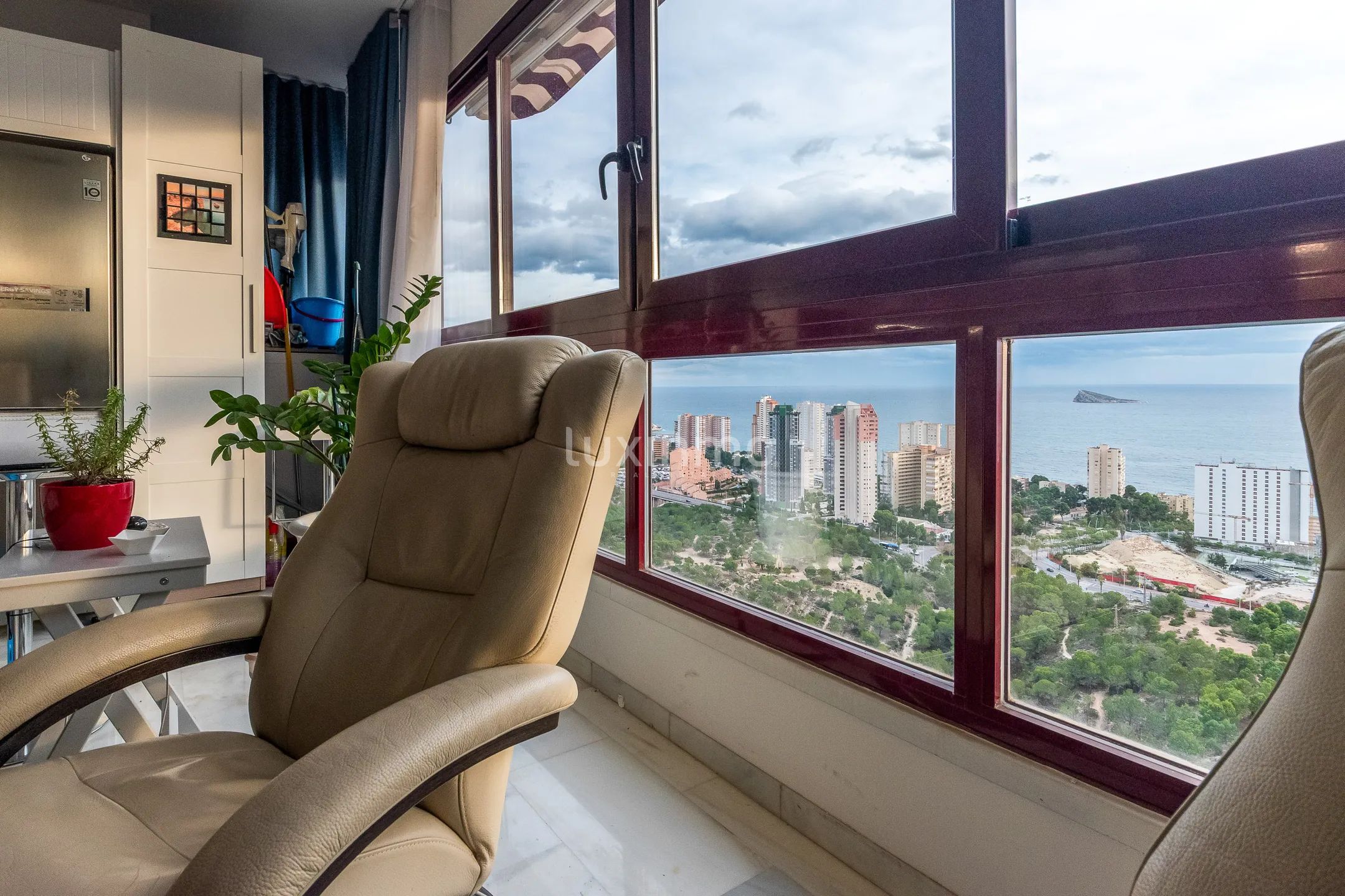 Renovated flat with sea views in Benidorm — photo 4
