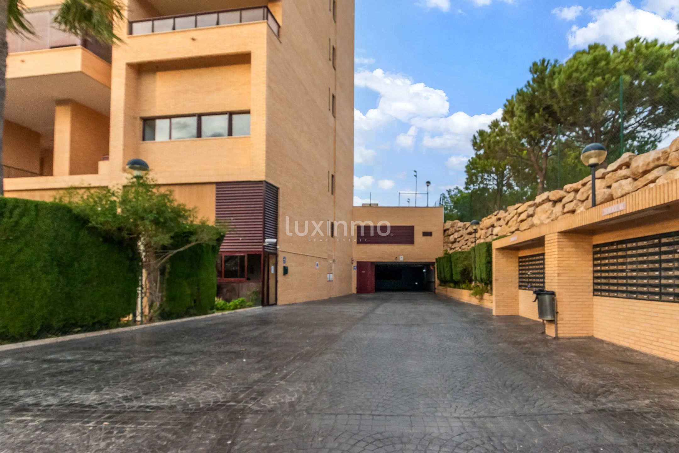 Renovated flat with sea views in Benidorm — photo 23