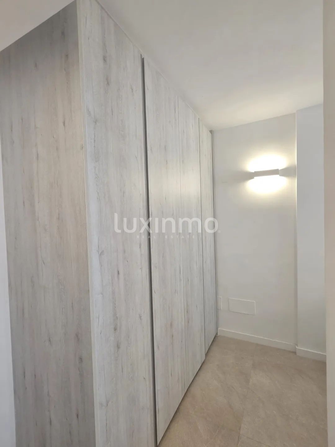 Oszałamiający nowoczesny dom w zabudowie bliźniaczej z 4 sypialniami i widokiem na góry w Roca Llisa — photo 20