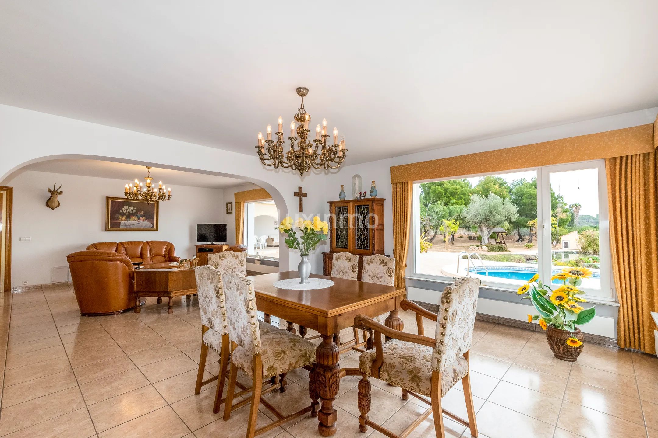House with private pool and large plot for sale in Altea — photo 4