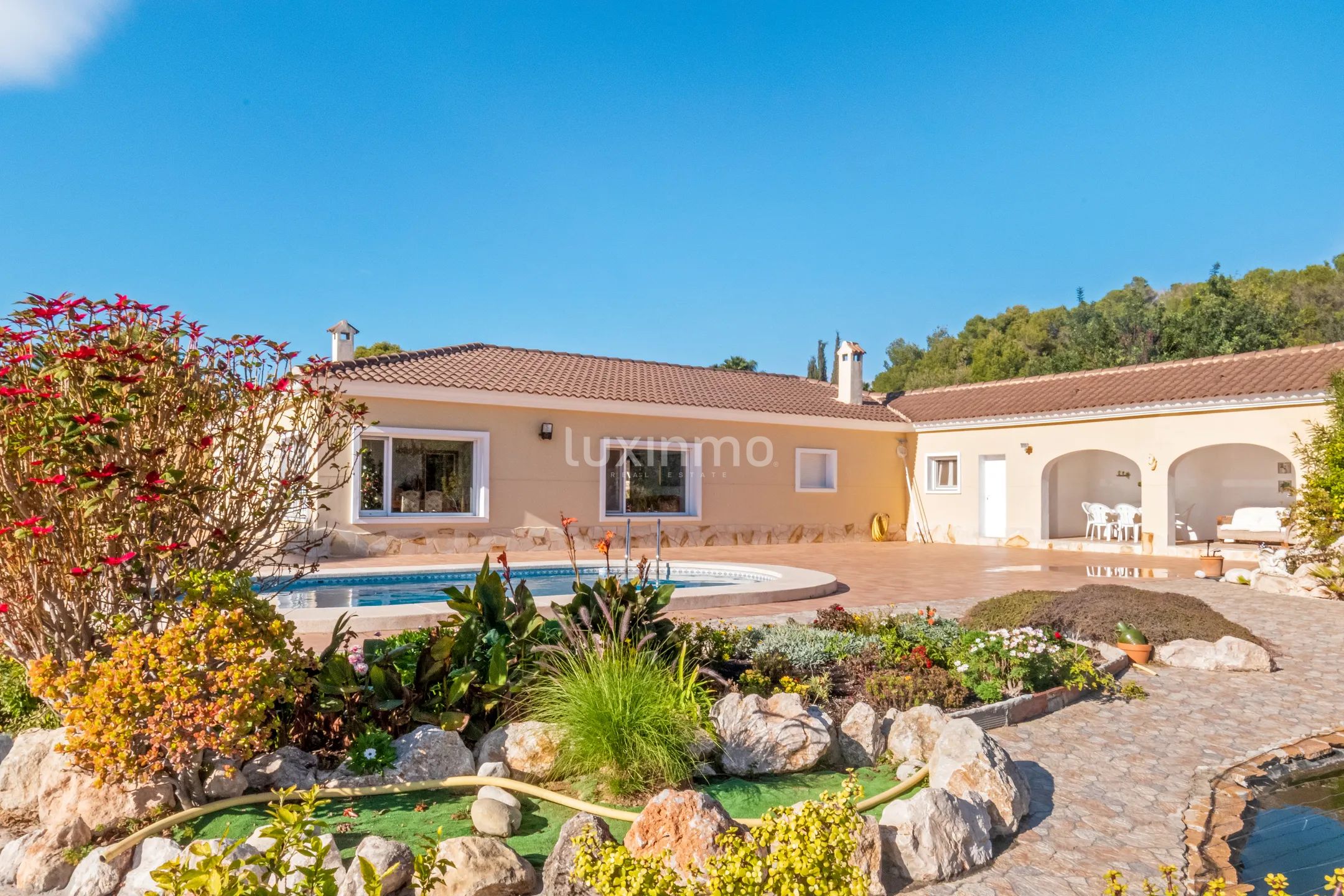 Maison avec piscine privée et grand terrain à vendre à Altea
