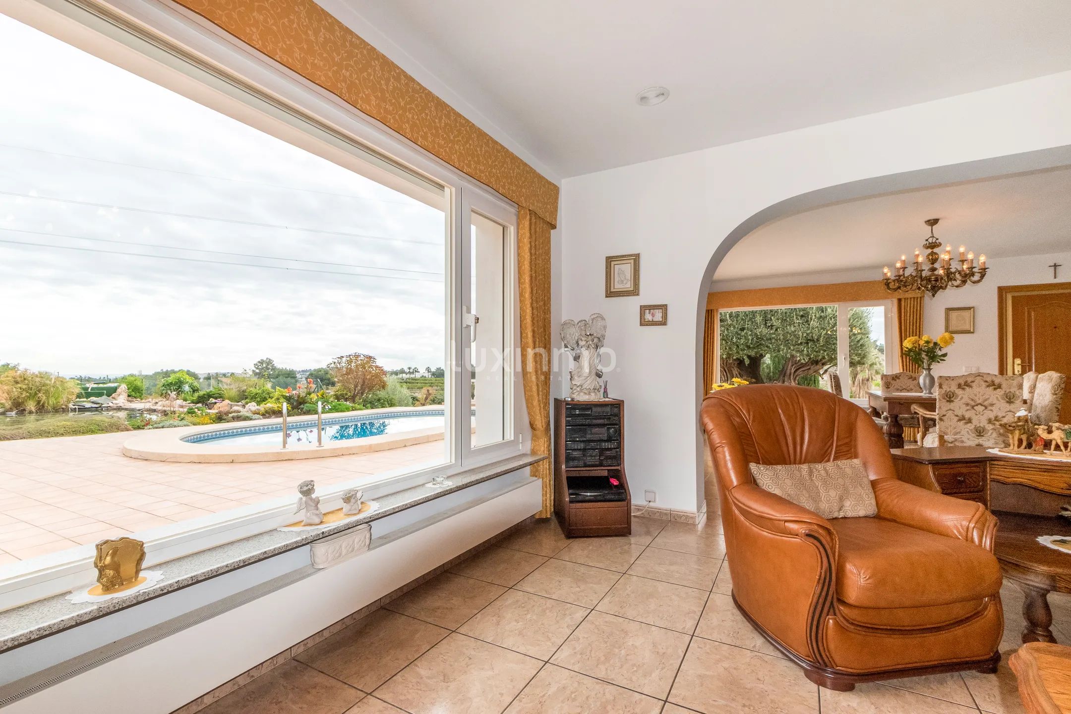 House with private pool and large plot for sale in Altea — photo 5