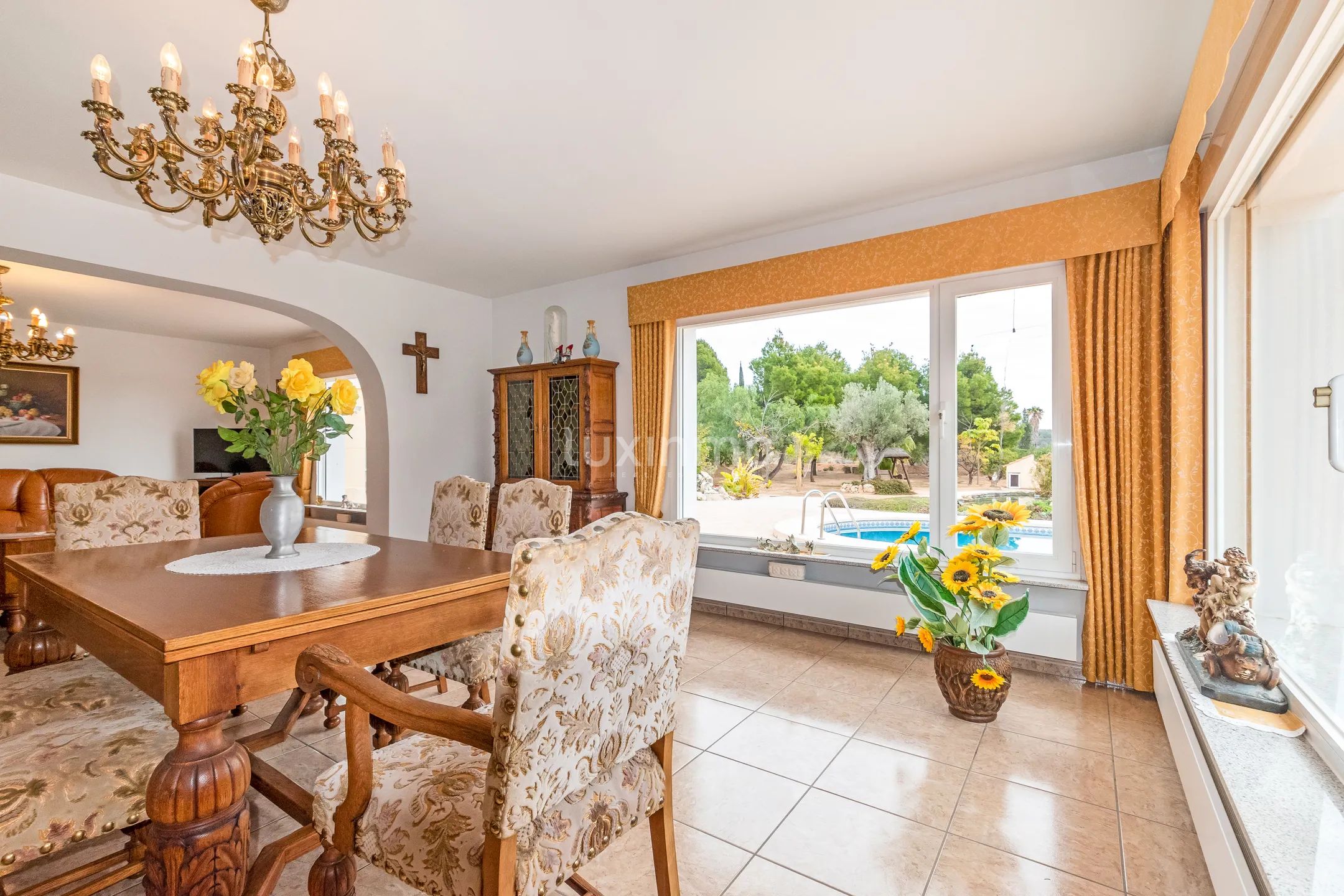 House with private pool and large plot for sale in Altea — photo 6