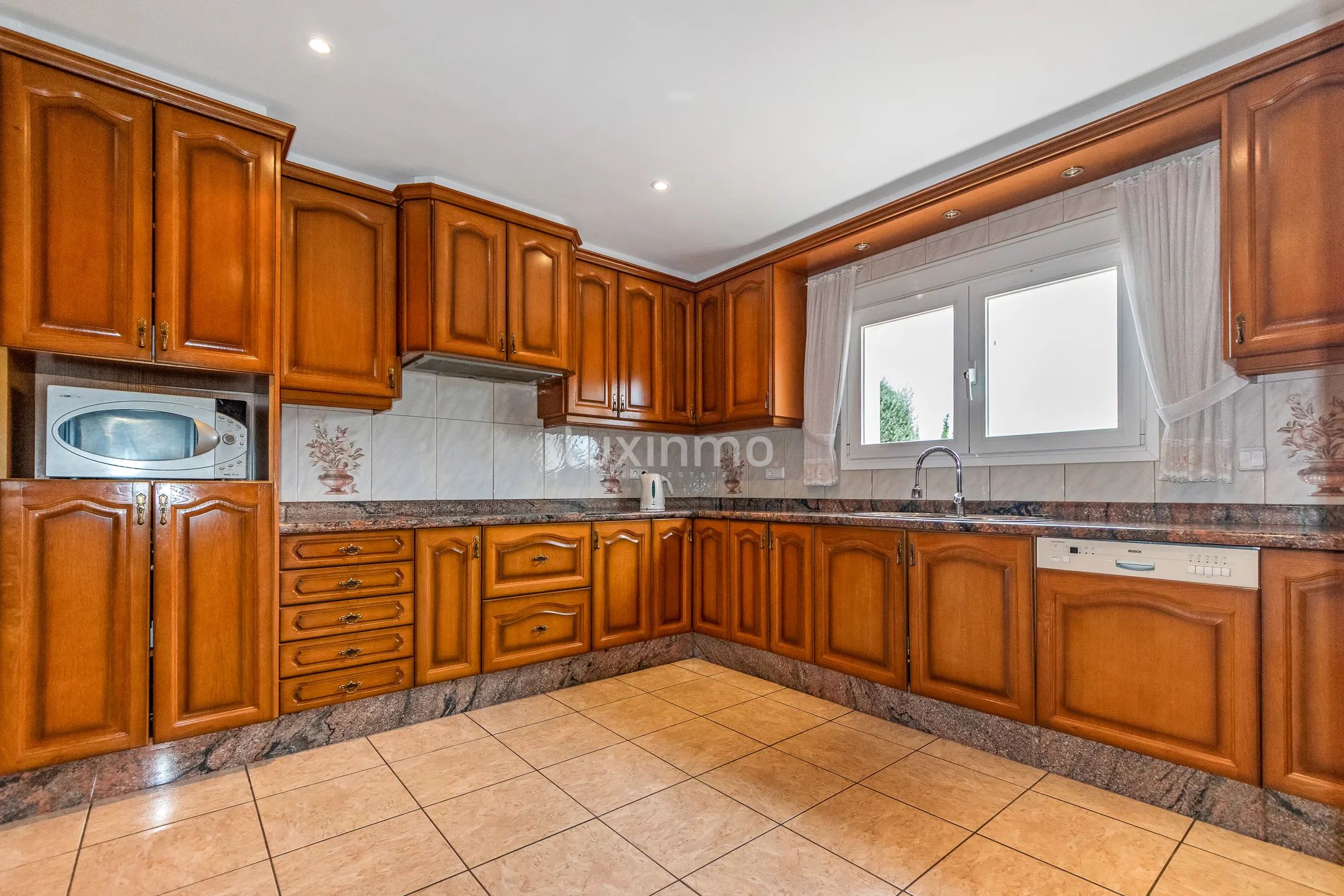 House with private pool and large plot for sale in Altea — photo 16