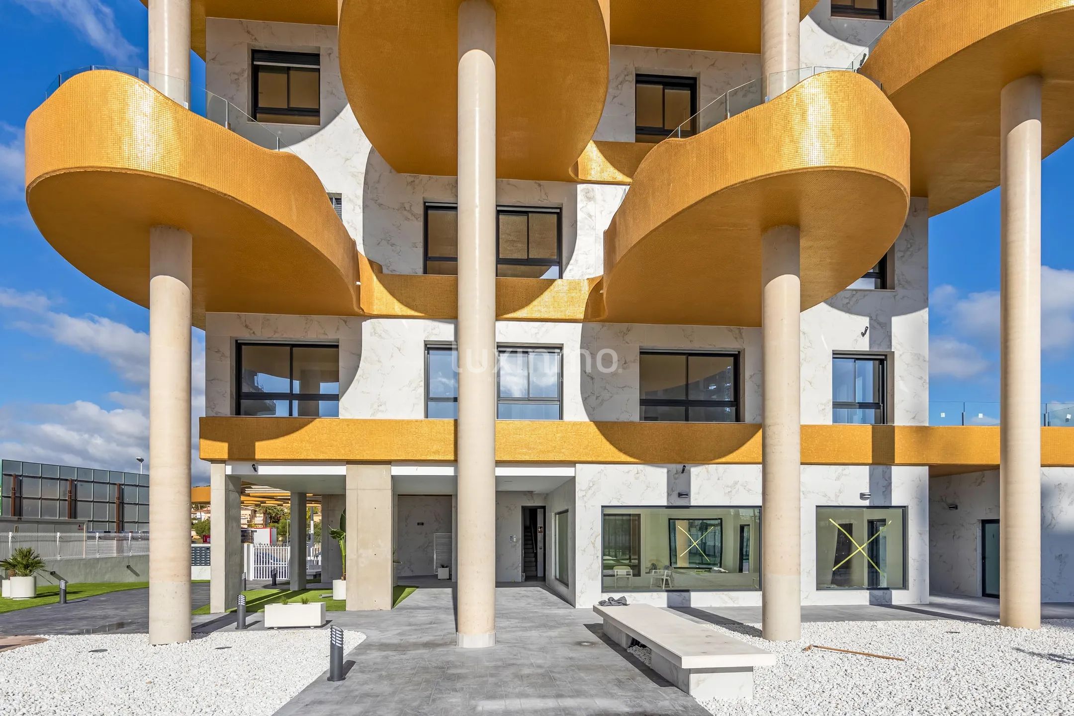 Luxe 3 slaapkamer appartement in Calpe te koop met uitzicht op zee