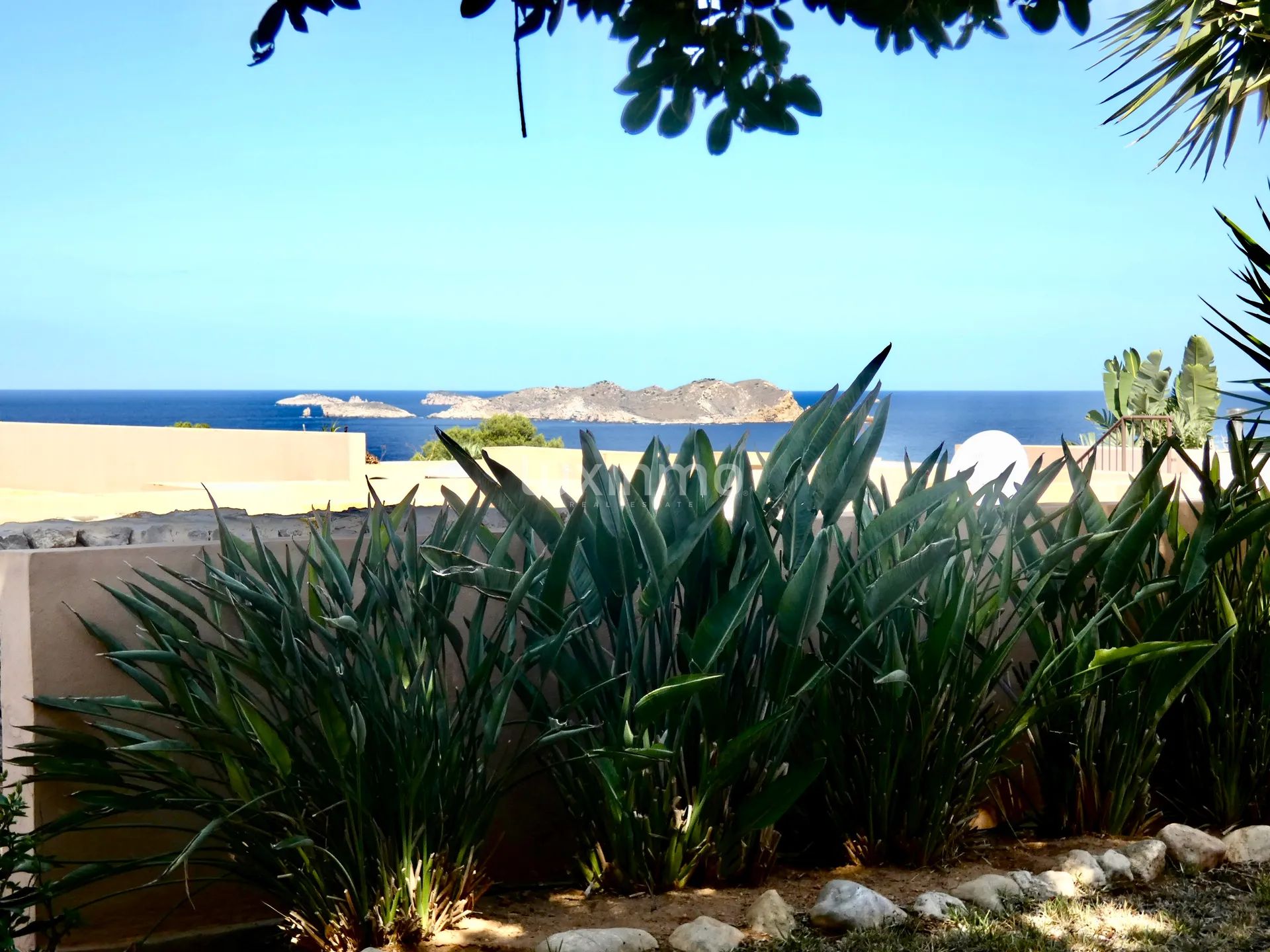 Charming semi-detached house with sea views in Cala Tarida — photo 22