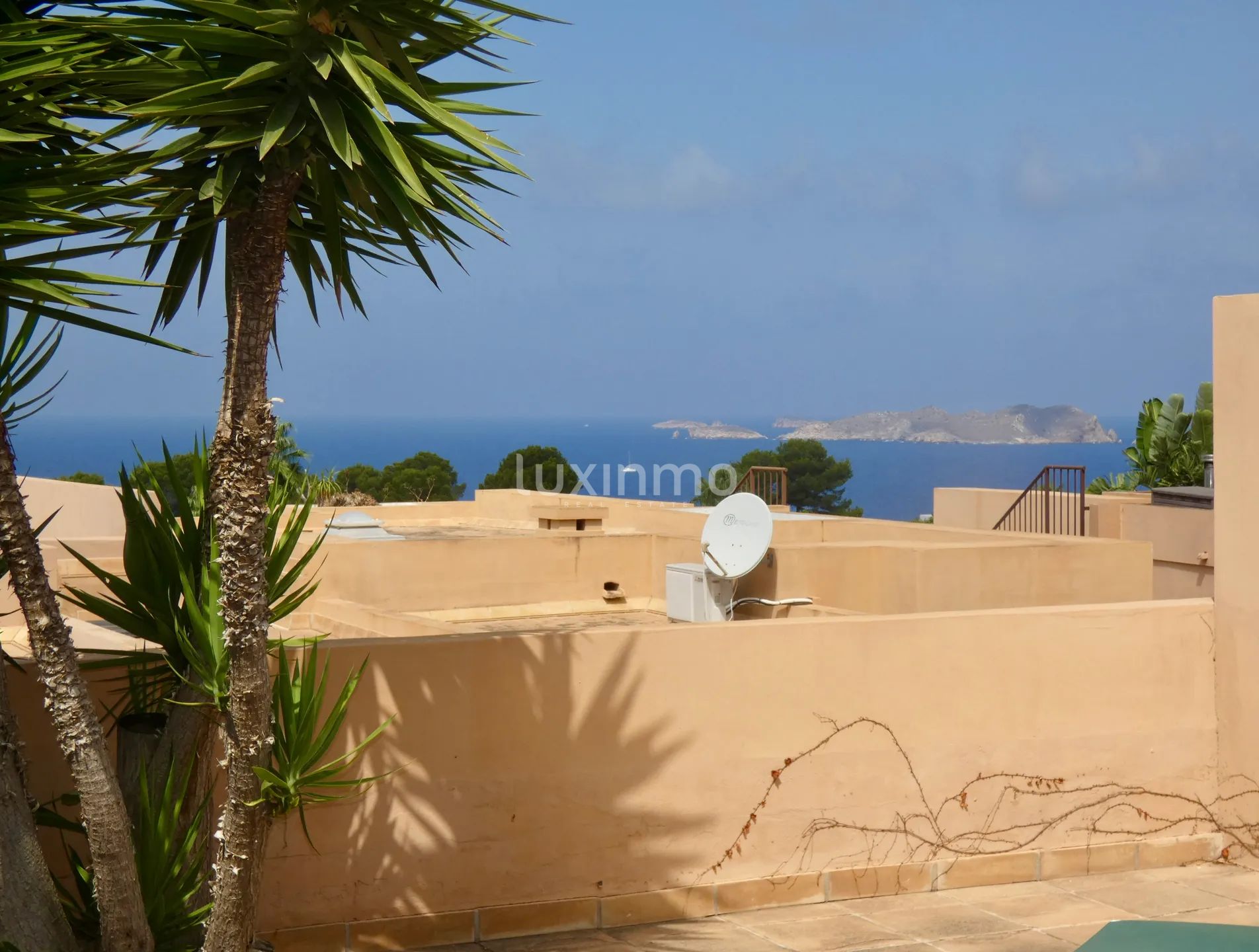 Charming semi-detached house with sea views in Cala Tarida — photo 23