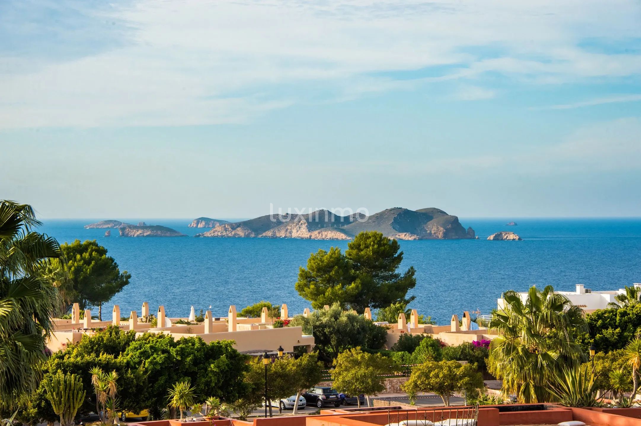 Charmante maison méditerranéenne mitoyenne avec vue sur le coucher de soleil à Cala Tarida