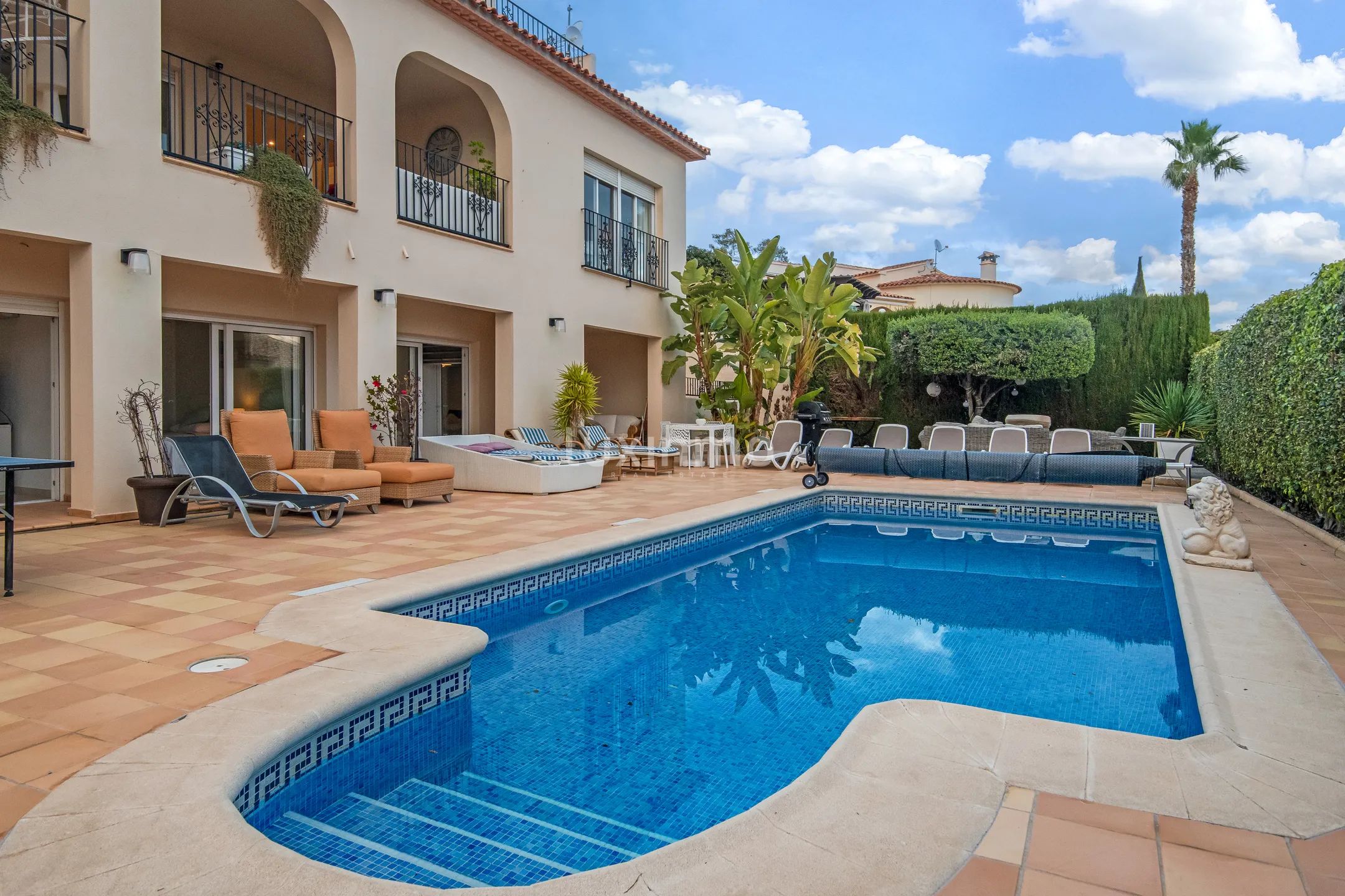 Moderne villa met 6 slaapkamers, privézwembad en uitzicht op zee in Alfáz Del Pí — photo 1