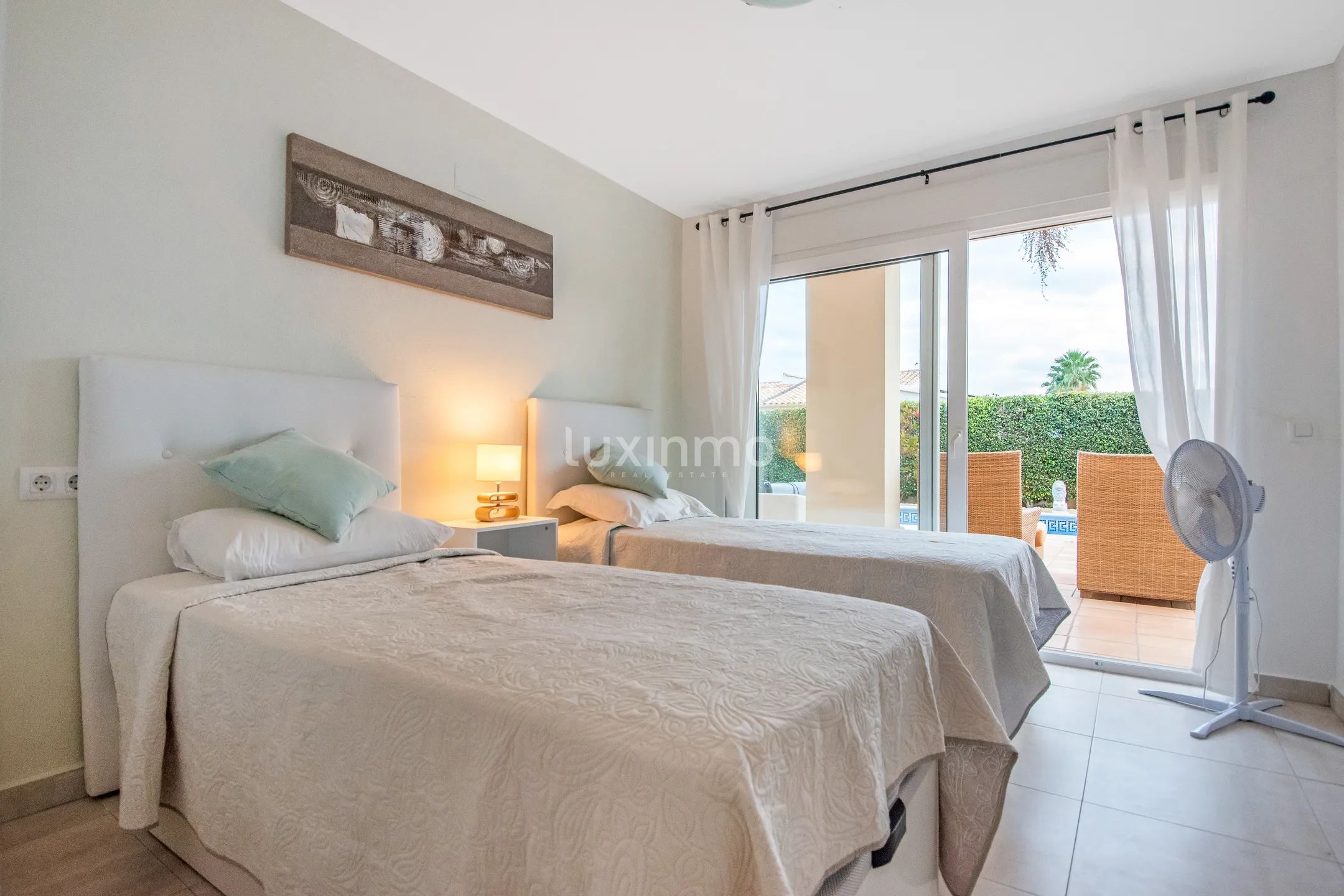 Moderne 6-Schlafzimmer-Villa mit privatem Pool und Meerblick in Alfáz Del Pí — photo 37