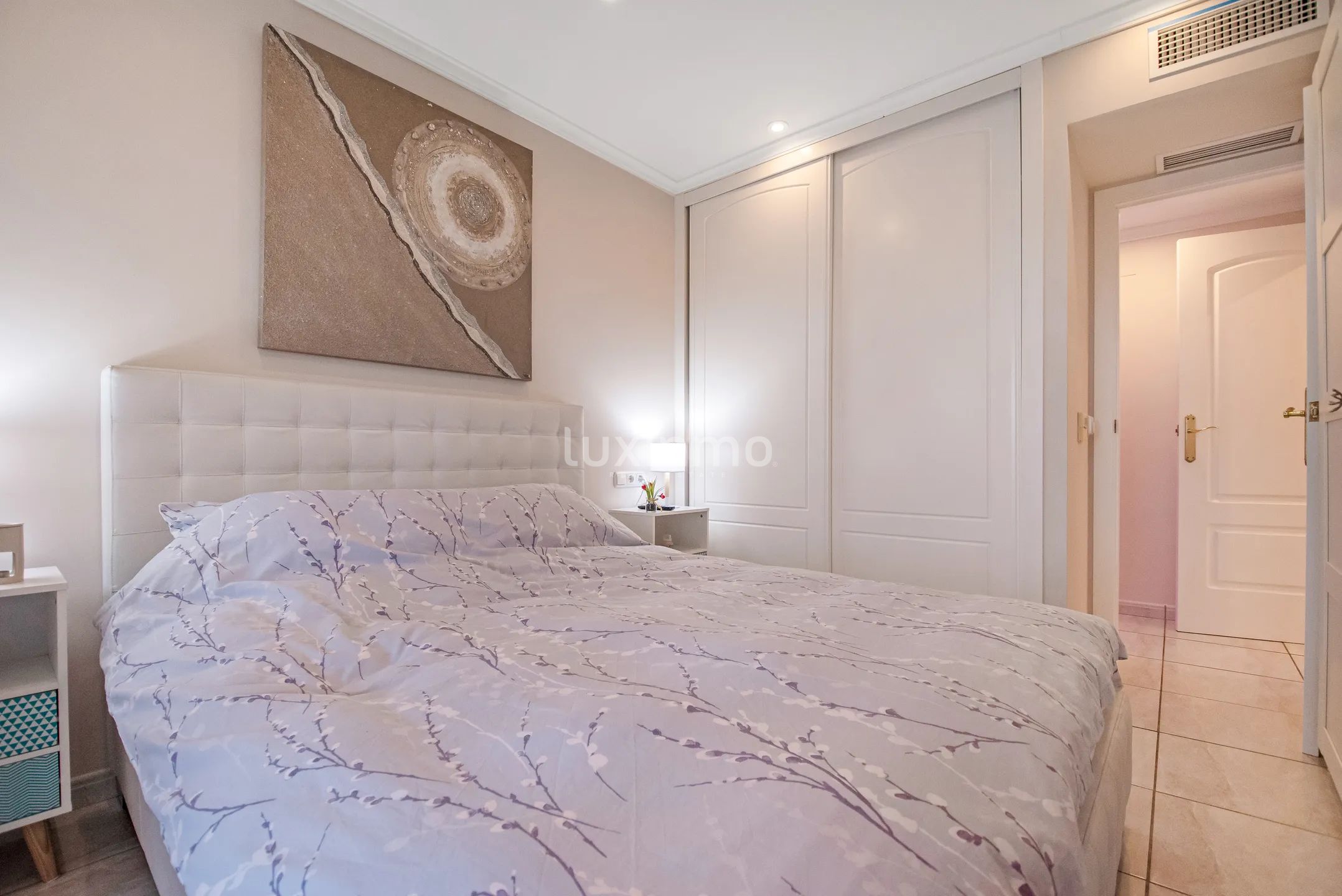 Moderne 6-Schlafzimmer-Villa mit privatem Pool und Meerblick in Alfáz Del Pí — photo 27