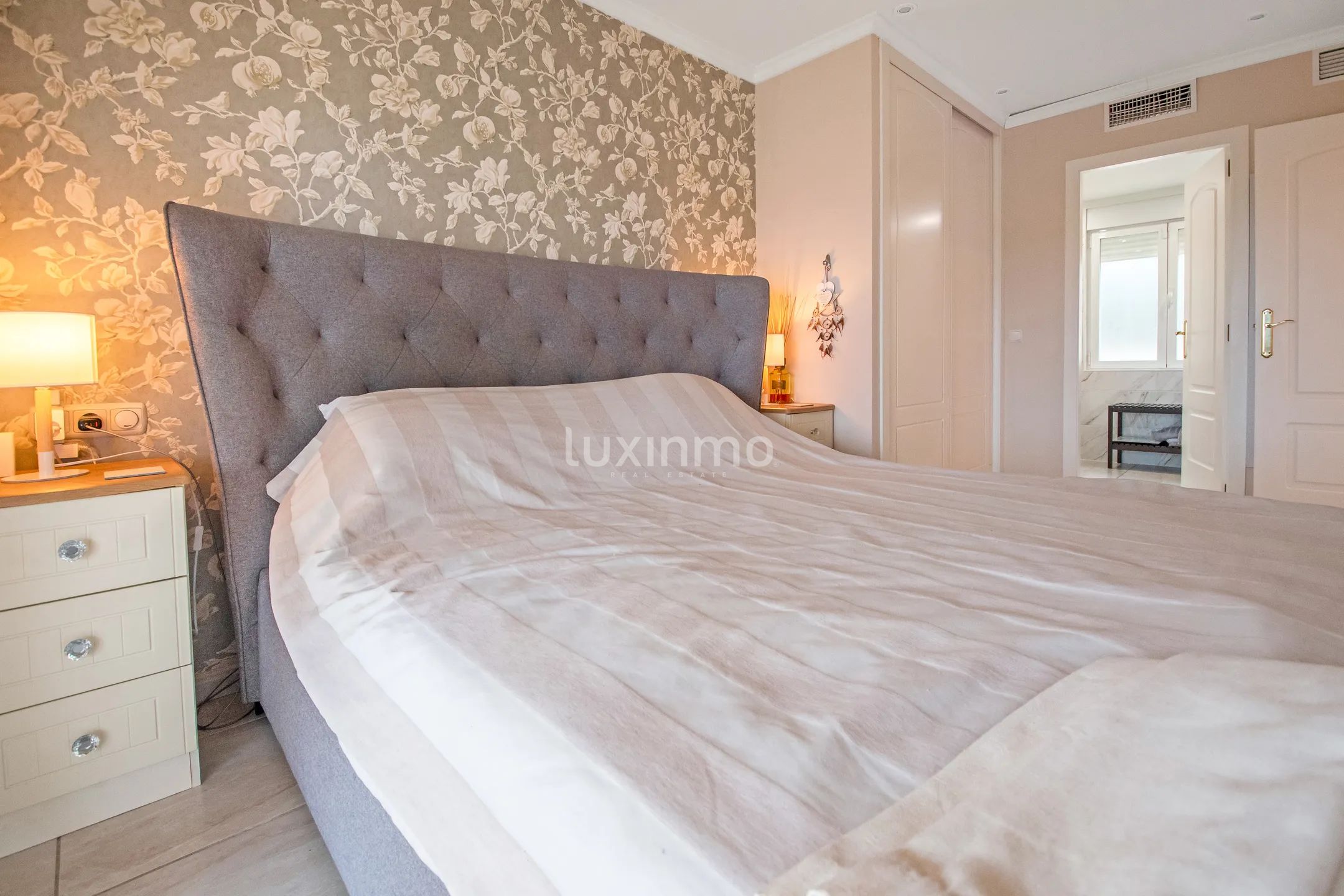 Moderne 6-Schlafzimmer-Villa mit privatem Pool und Meerblick in Alfáz Del Pí — photo 18