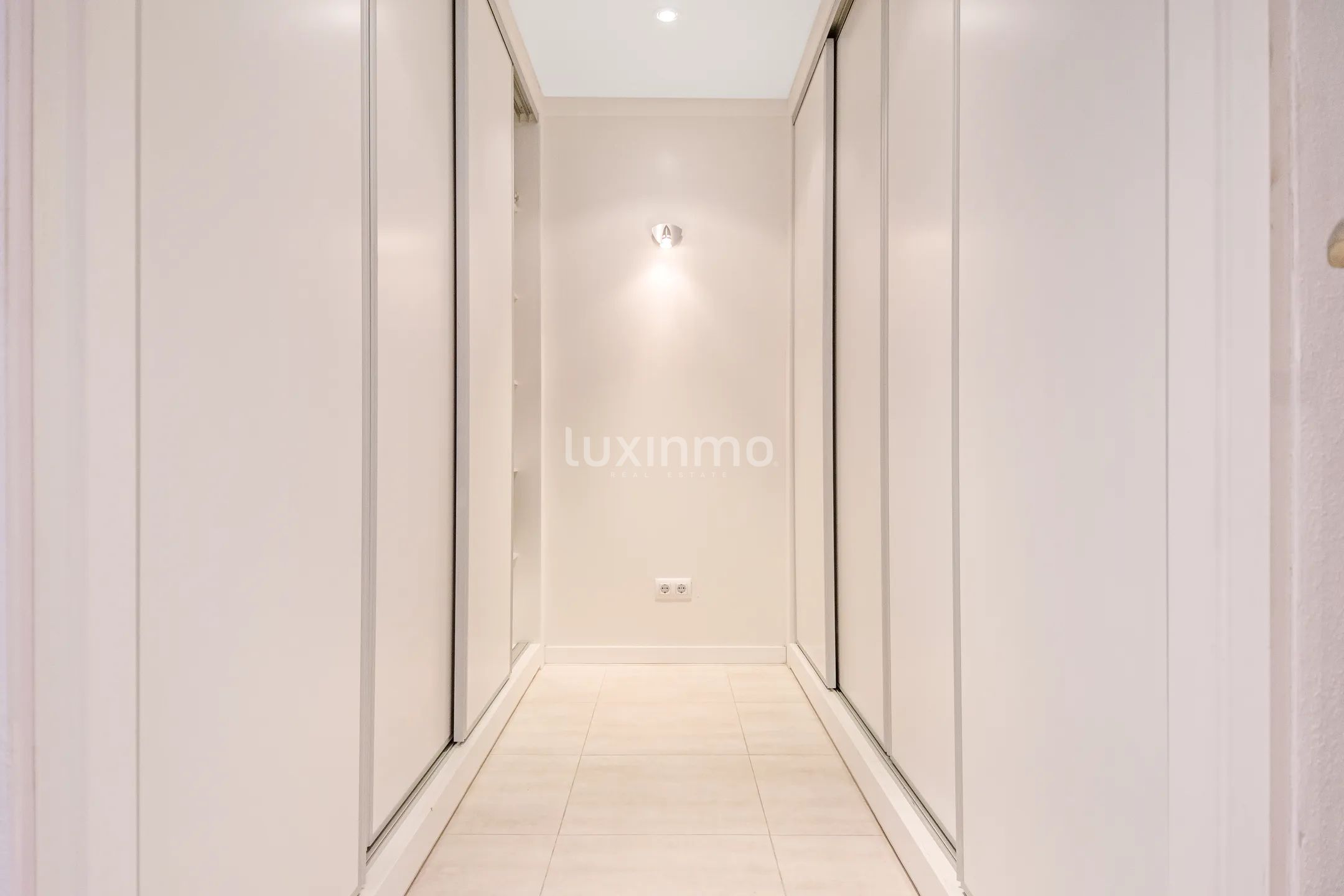 Moderne 6-Schlafzimmer-Villa mit privatem Pool und Meerblick in Alfáz Del Pí — photo 38