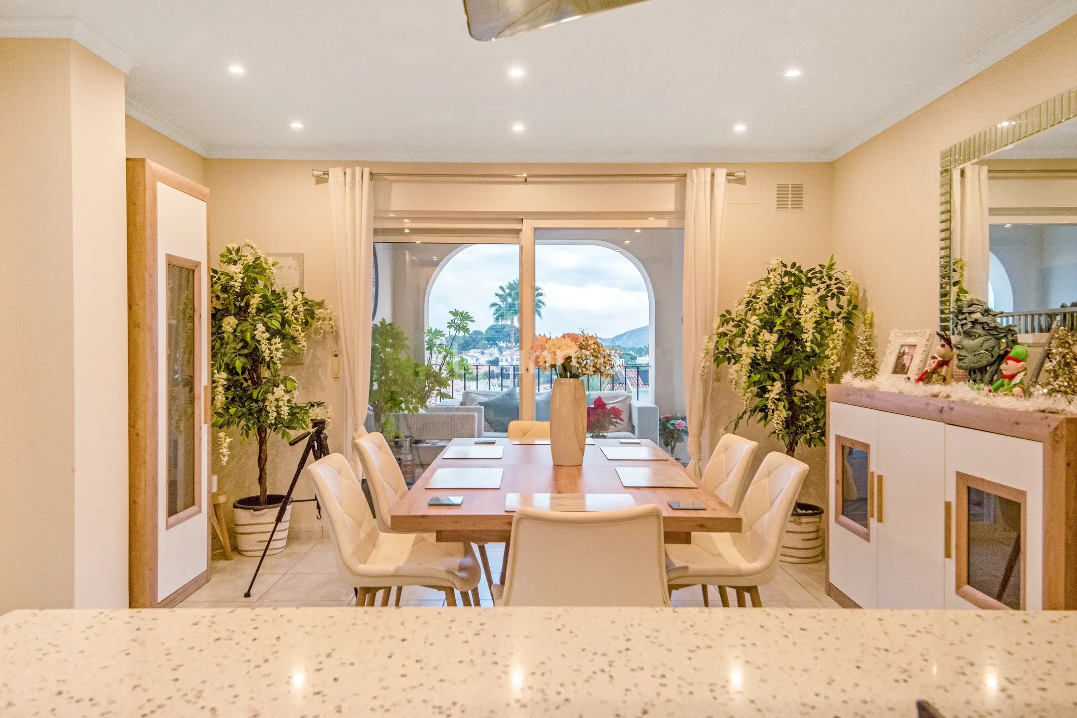 Moderne 6-Schlafzimmer-Villa mit privatem Pool und Meerblick in Alfáz Del Pí — photo 9