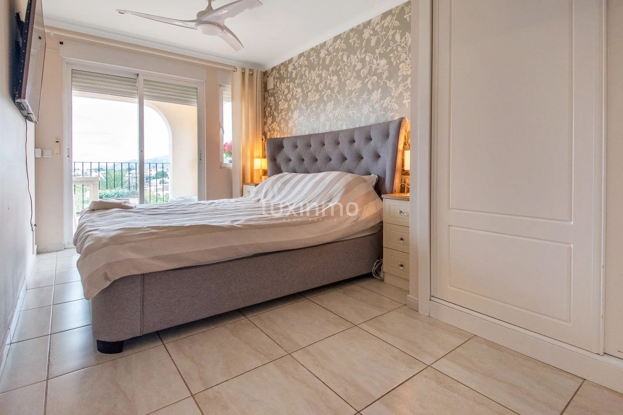 Moderne 6-Schlafzimmer-Villa mit privatem Pool und Meerblick in Alfáz Del Pí — photo 19