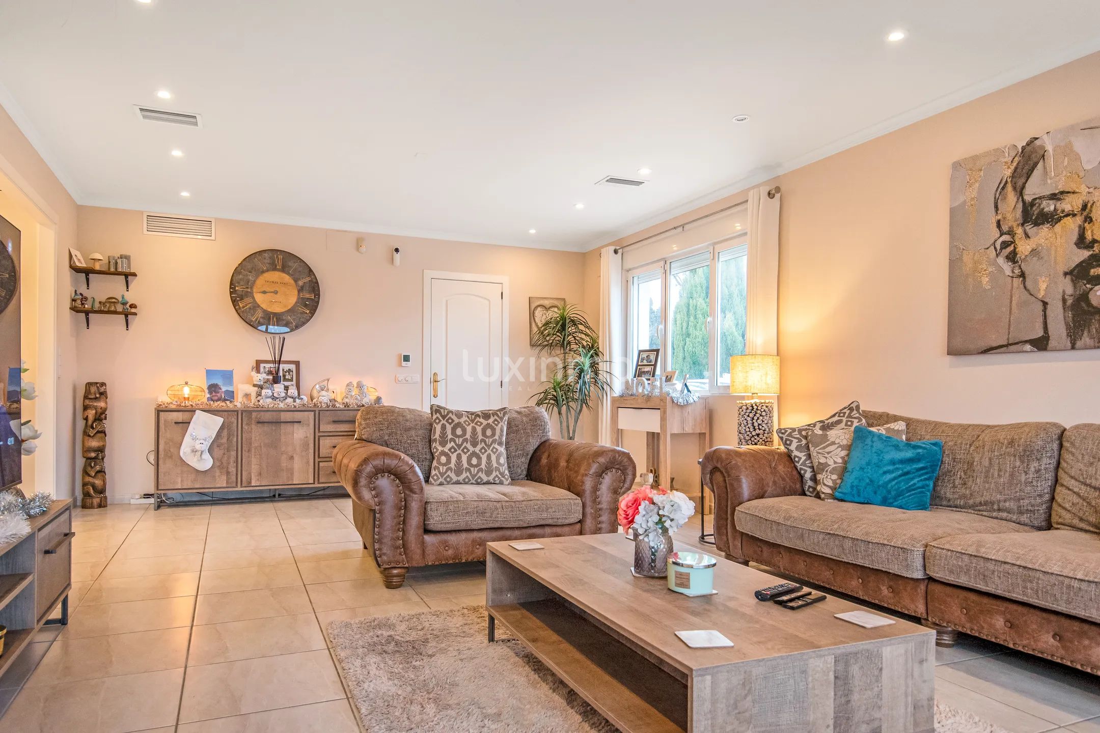 Moderne 6-Schlafzimmer-Villa mit privatem Pool und Meerblick in Alfáz Del Pí — photo 16