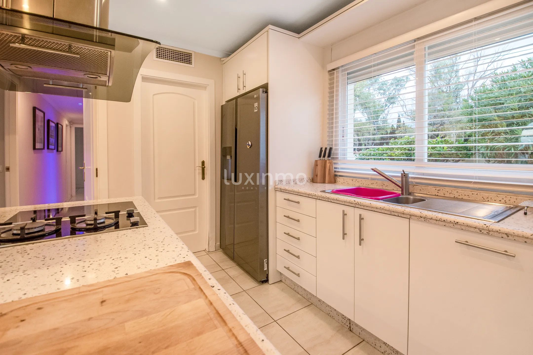 Moderne 6-Schlafzimmer-Villa mit privatem Pool und Meerblick in Alfáz Del Pí — photo 12