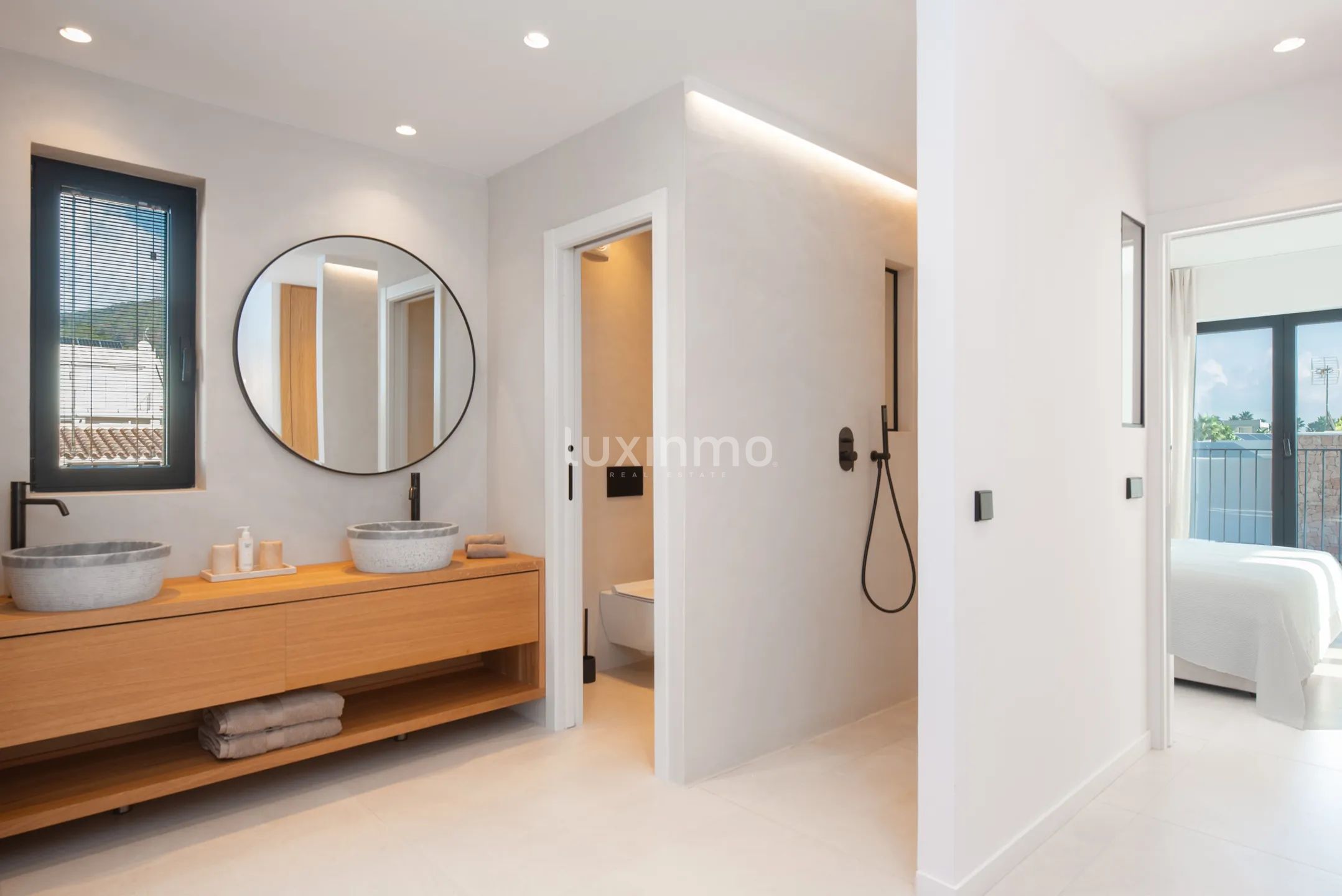 Luxurious 4-Bedroom villa for easy life in Sa Carroca — photo 18