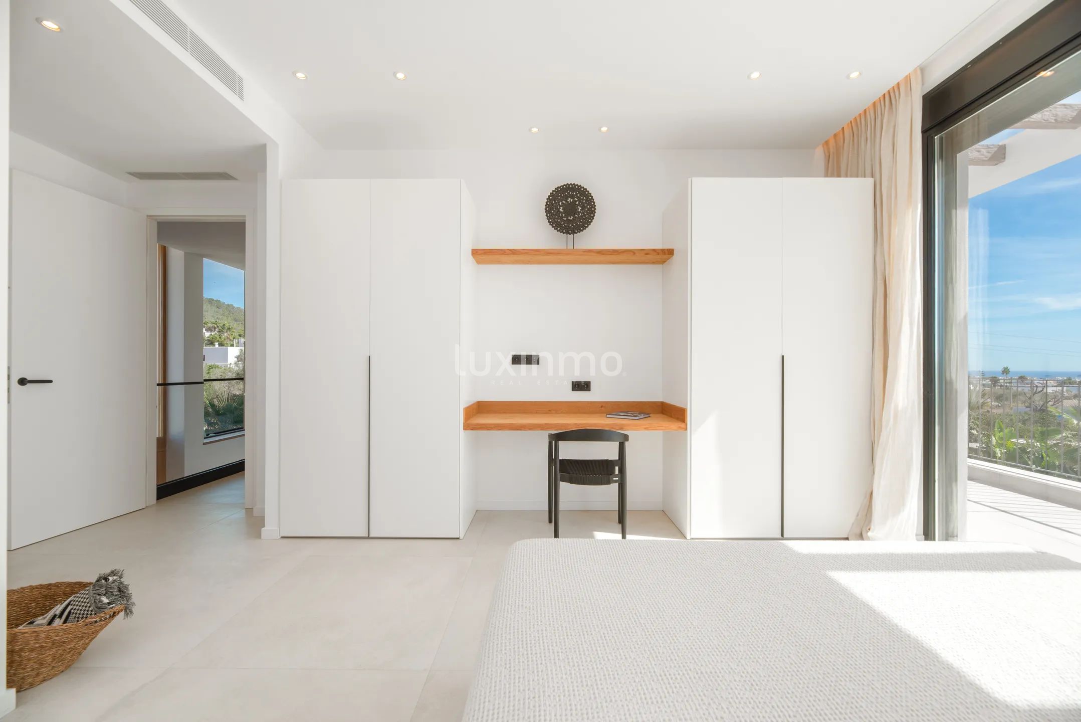 Chalet moderno a estrenar de 6 dormitorios en Sa Carroca — photo 50