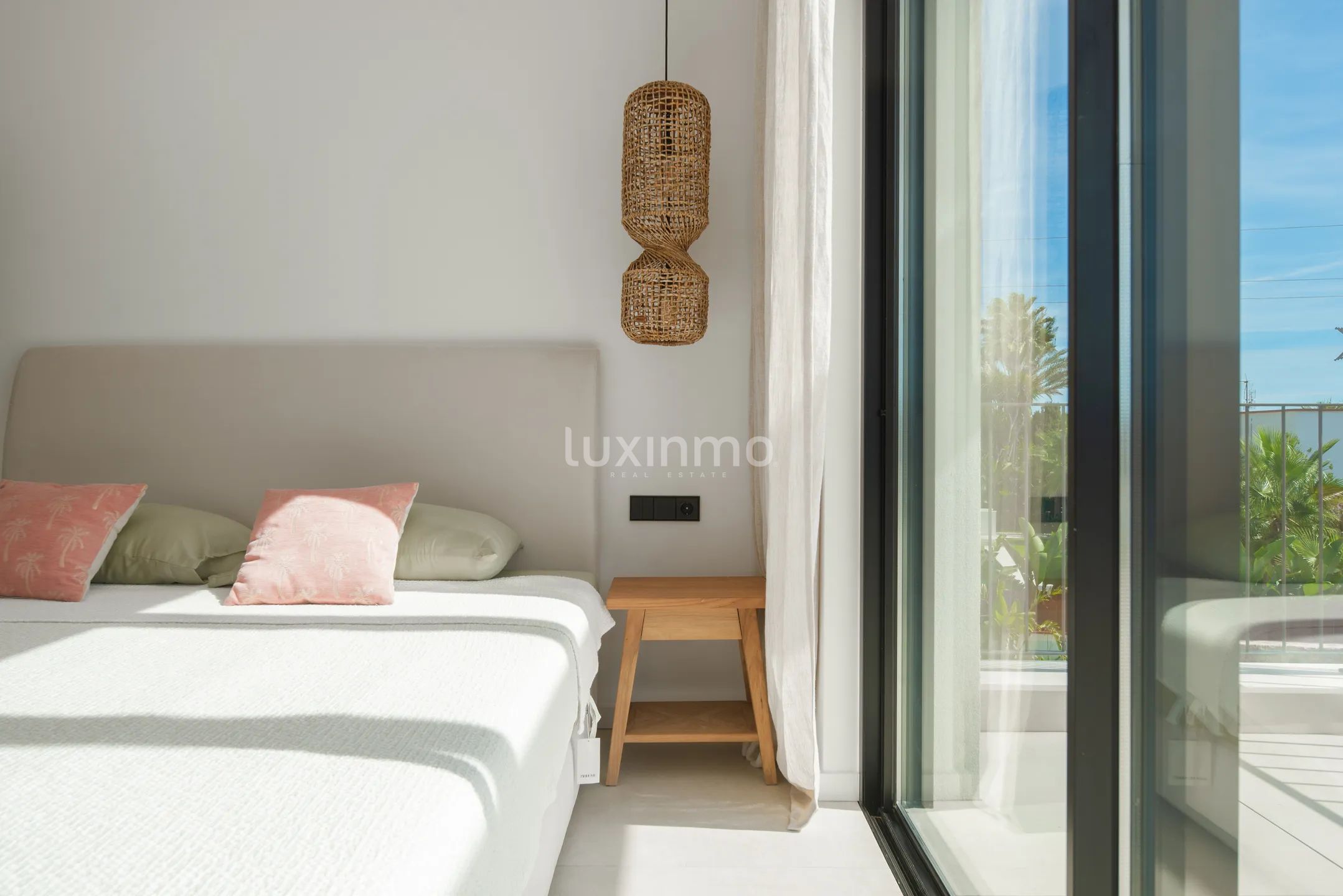 Chalet moderno a estrenar de 6 dormitorios en Sa Carroca — photo 41