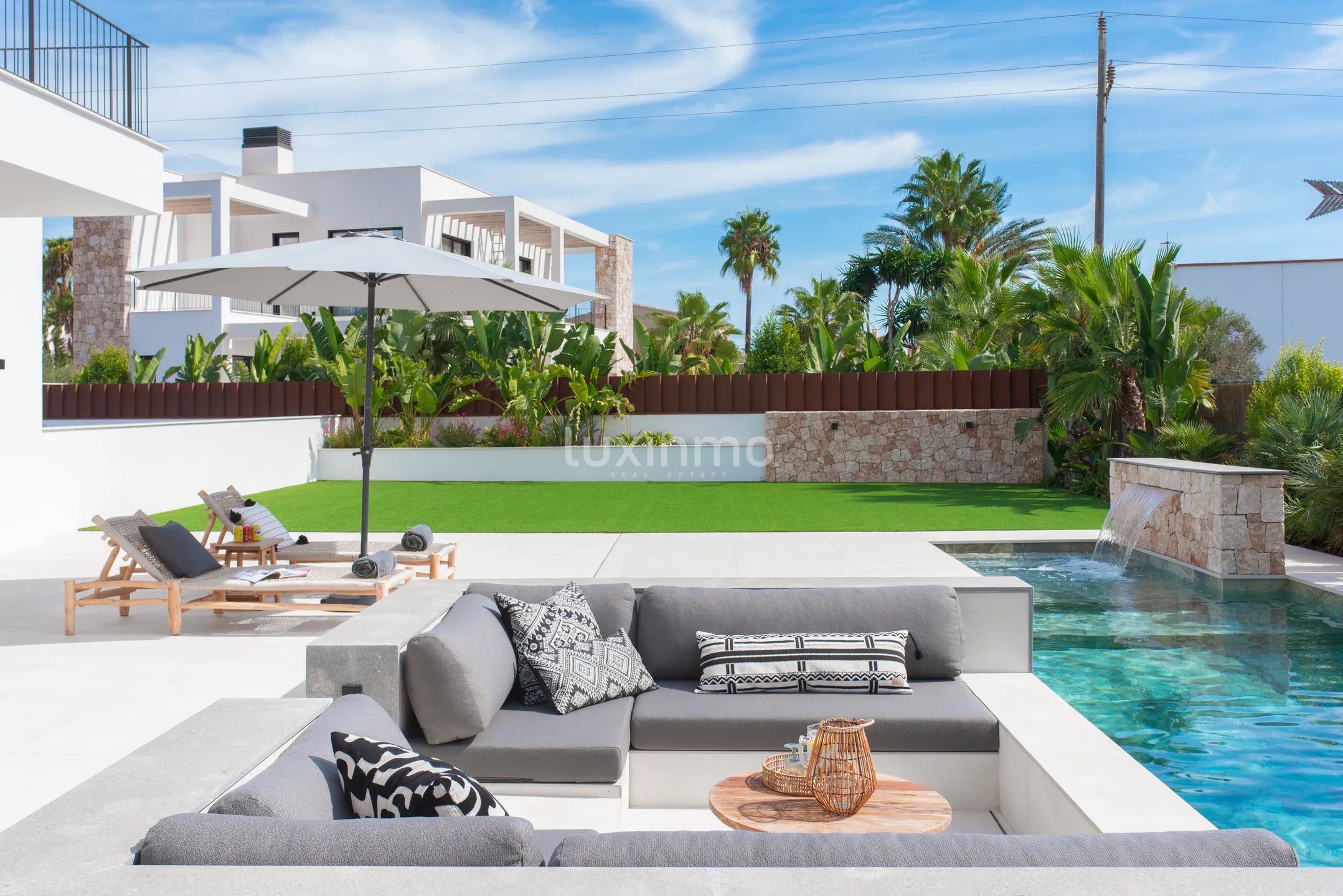 Chalet moderno a estrenar de 6 dormitorios en Sa Carroca — photo 10