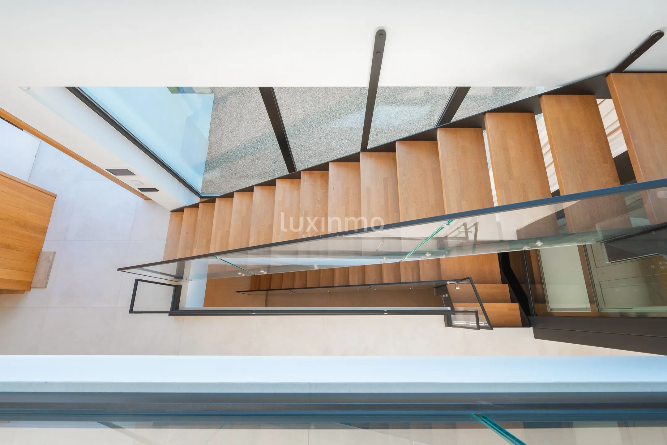 Chalet moderno a estrenar de 6 dormitorios en Sa Carroca — photo 66