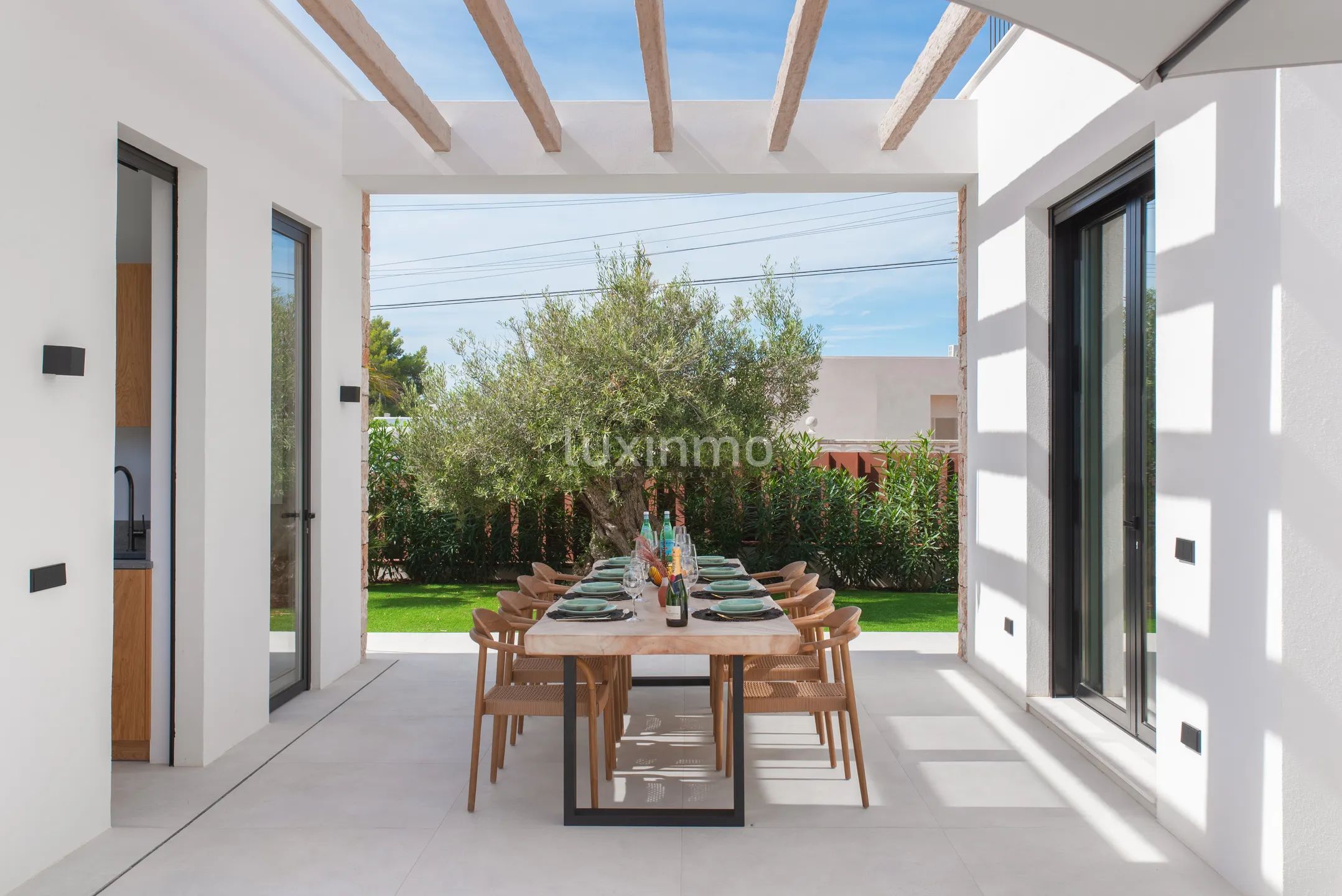 Chalet moderno a estrenar de 6 dormitorios en Sa Carroca — photo 59