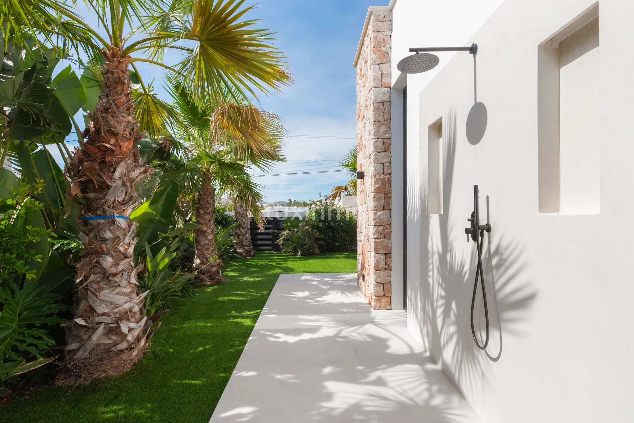 Chalet moderno a estrenar de 6 dormitorios en Sa Carroca — photo 36