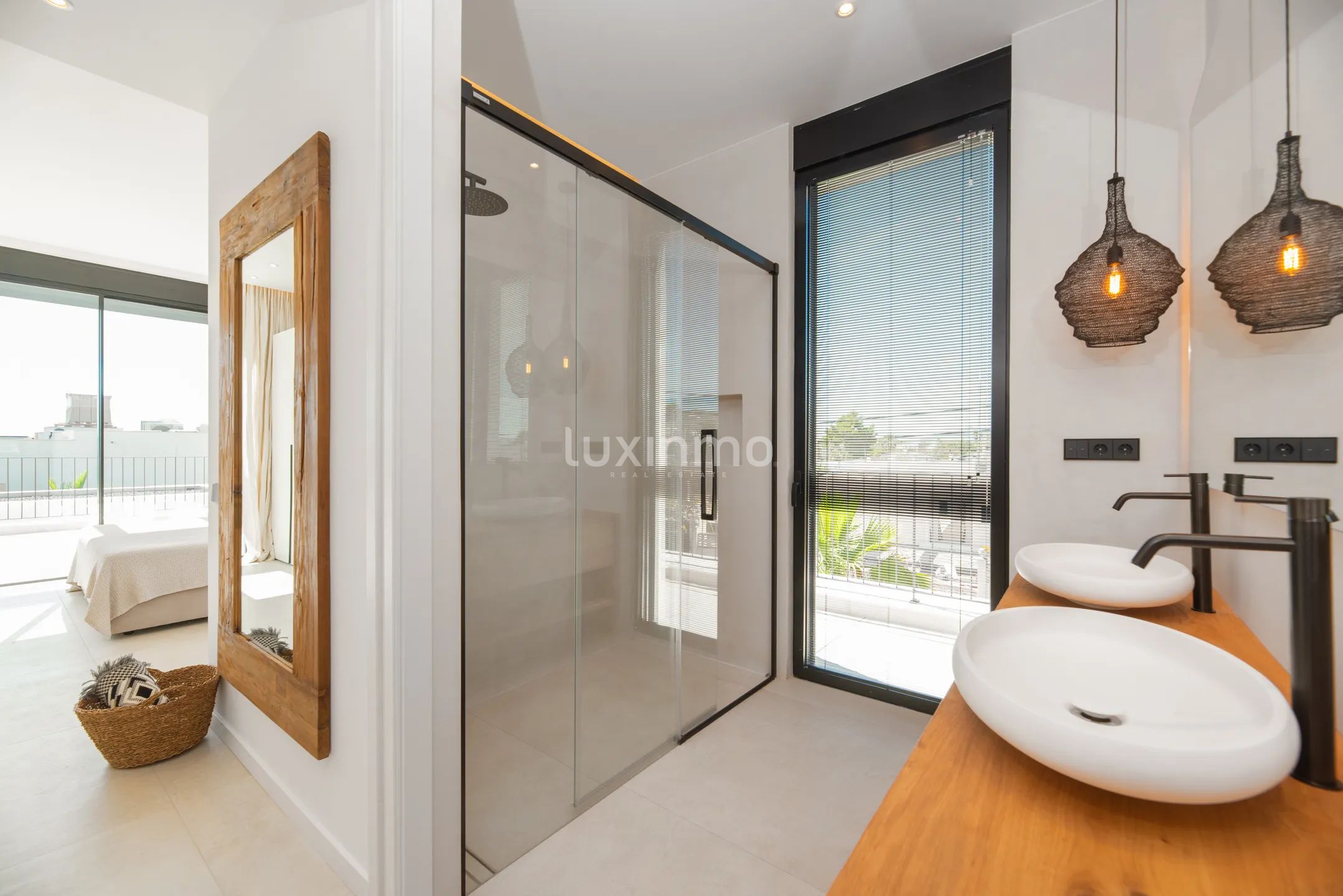 Chalet moderno a estrenar de 6 dormitorios en Sa Carroca — photo 78