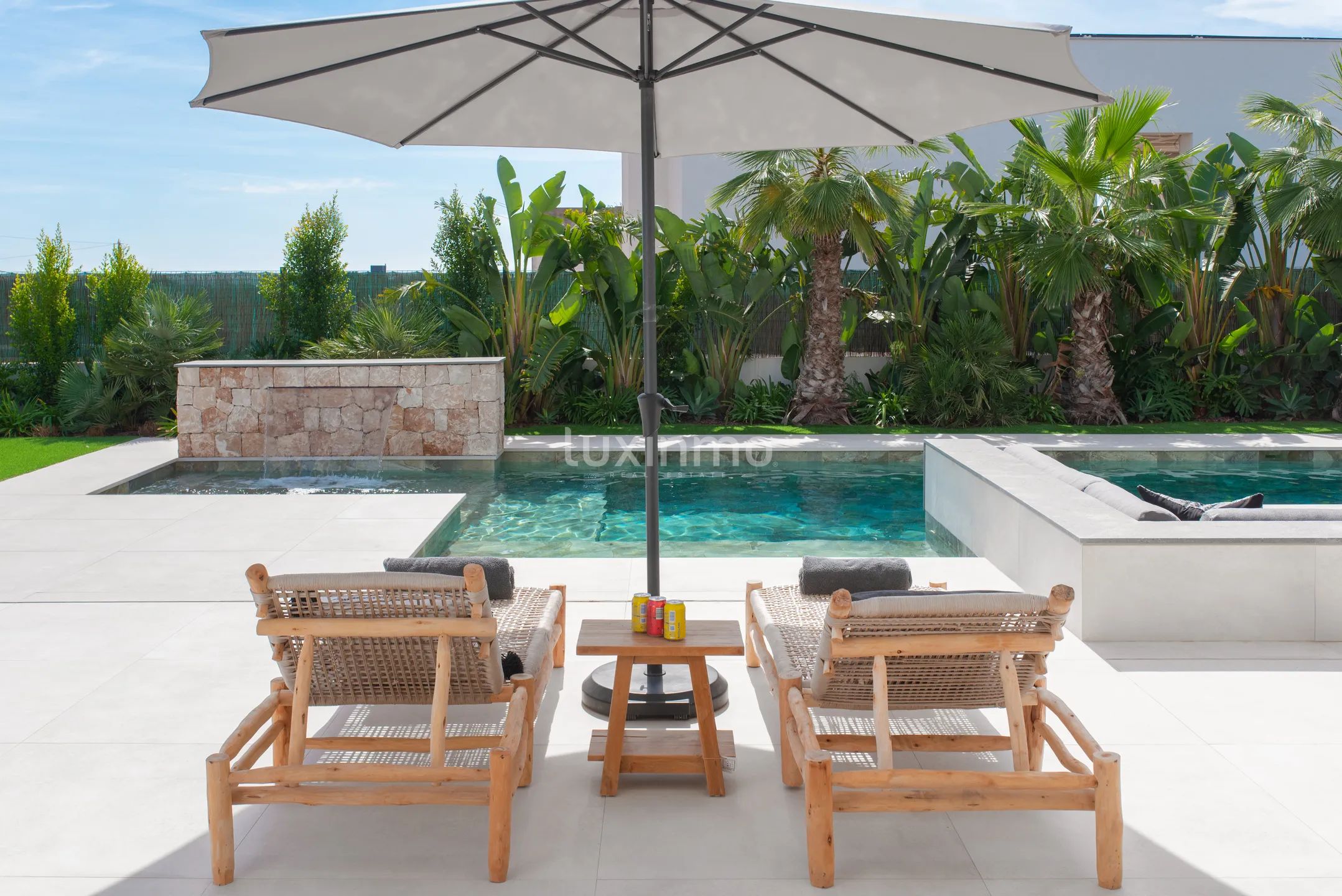 Chalet moderno a estrenar de 6 dormitorios en Sa Carroca — photo 9