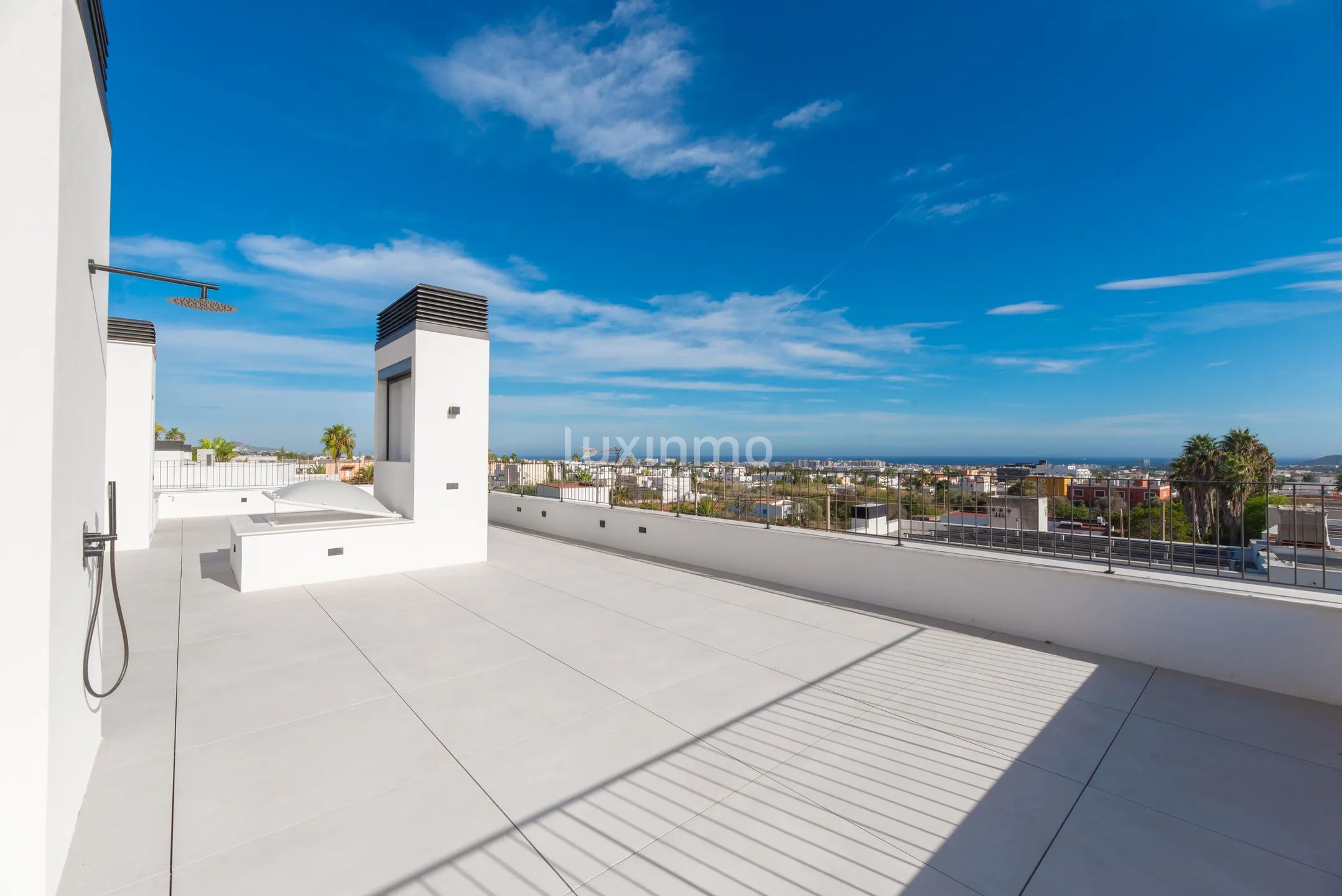 Chalet moderno a estrenar de 6 dormitorios en Sa Carroca — photo 77