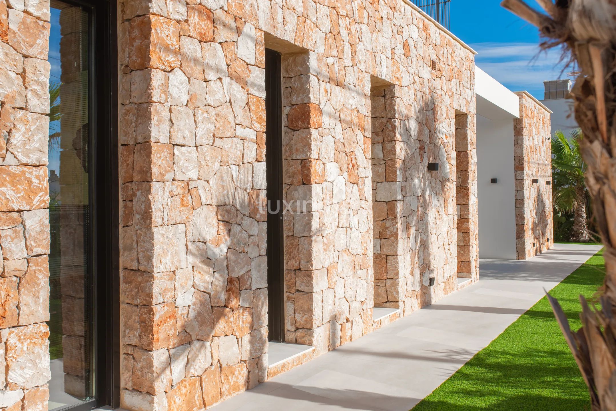 Chalet moderno a estrenar de 6 dormitorios en Sa Carroca — photo 85