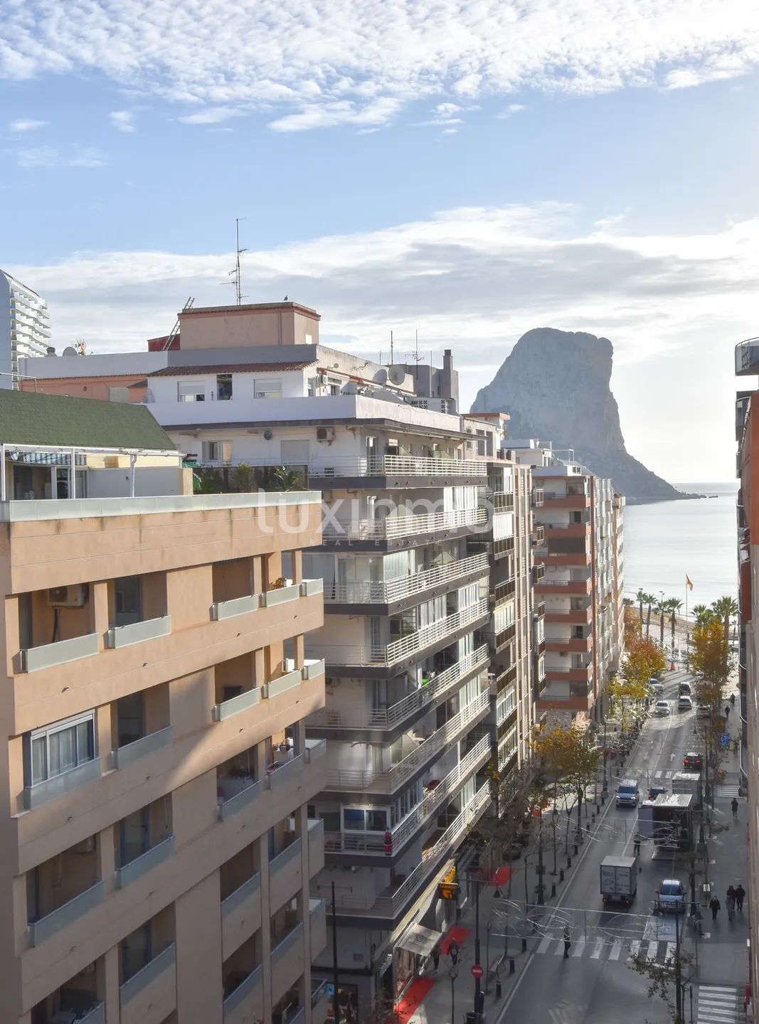 Nowoczesne dwupokojowe mieszkanie z widokiem na morze do wynajęcia w Calpe — photo 1