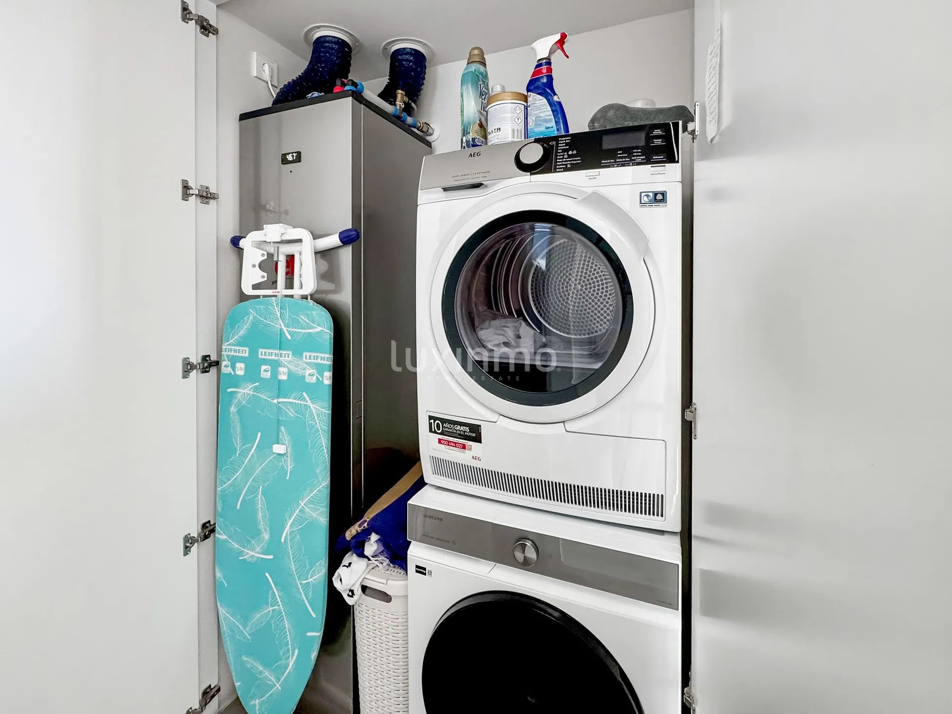 Luxurious appartment with sea & mountain views — photo 22