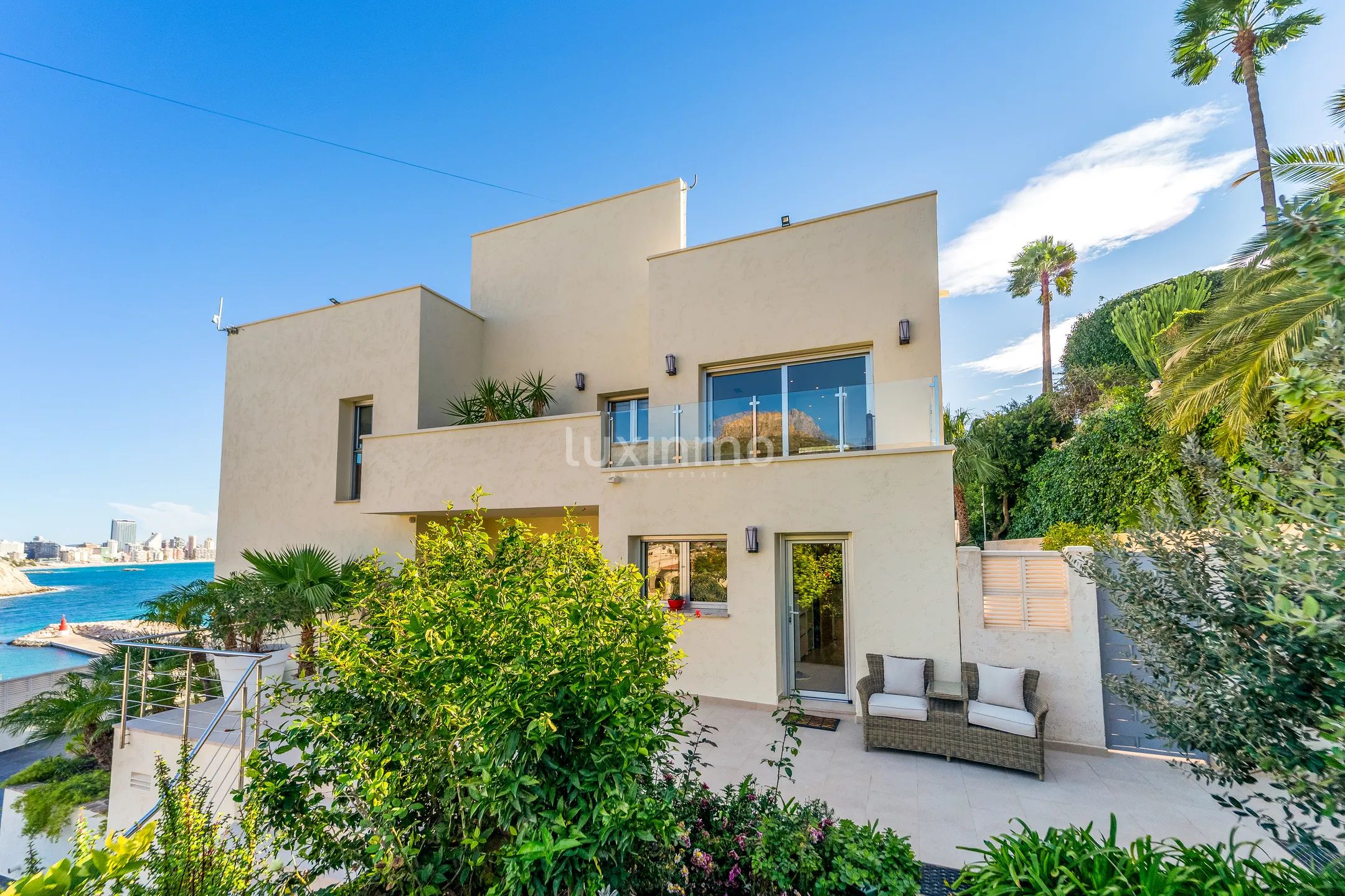 Exclusive luxury villa with panoramic sea views — photo 3