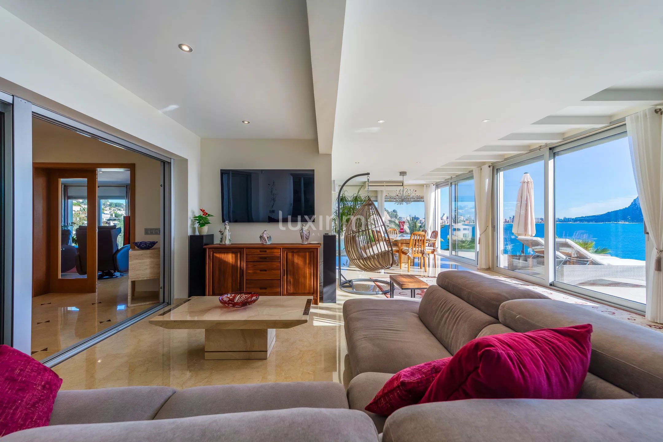 Exclusive luxury villa with panoramic sea views — photo 8