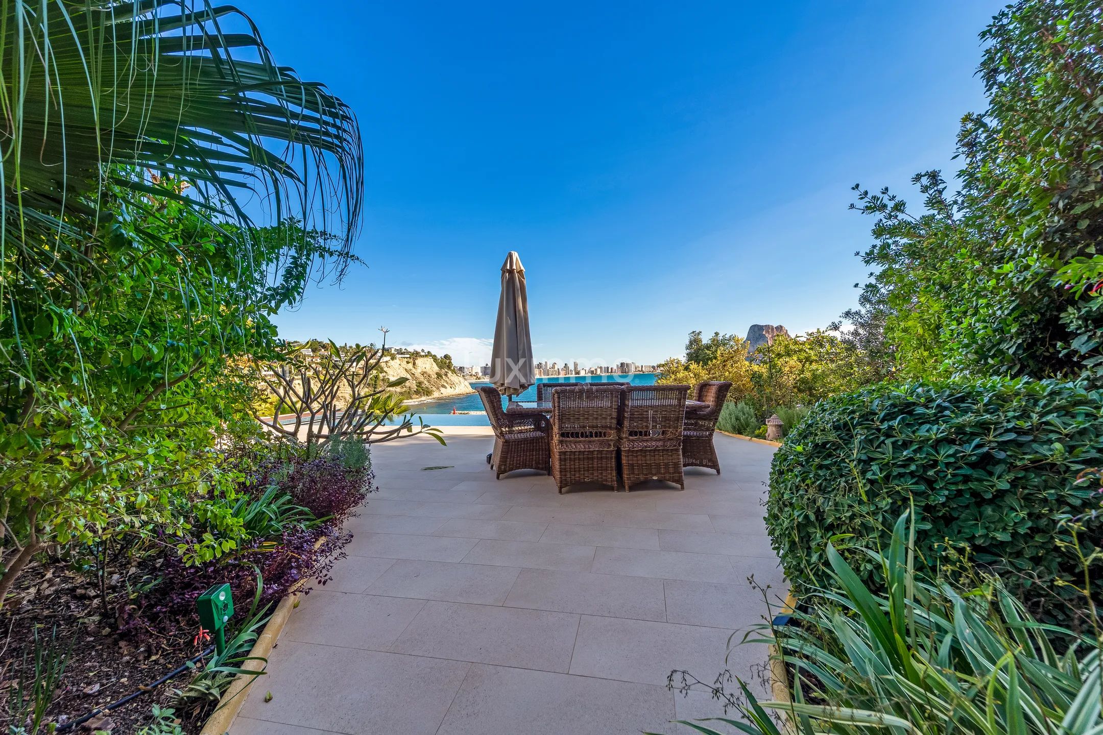 Exclusive luxury villa with panoramic sea views — photo 31