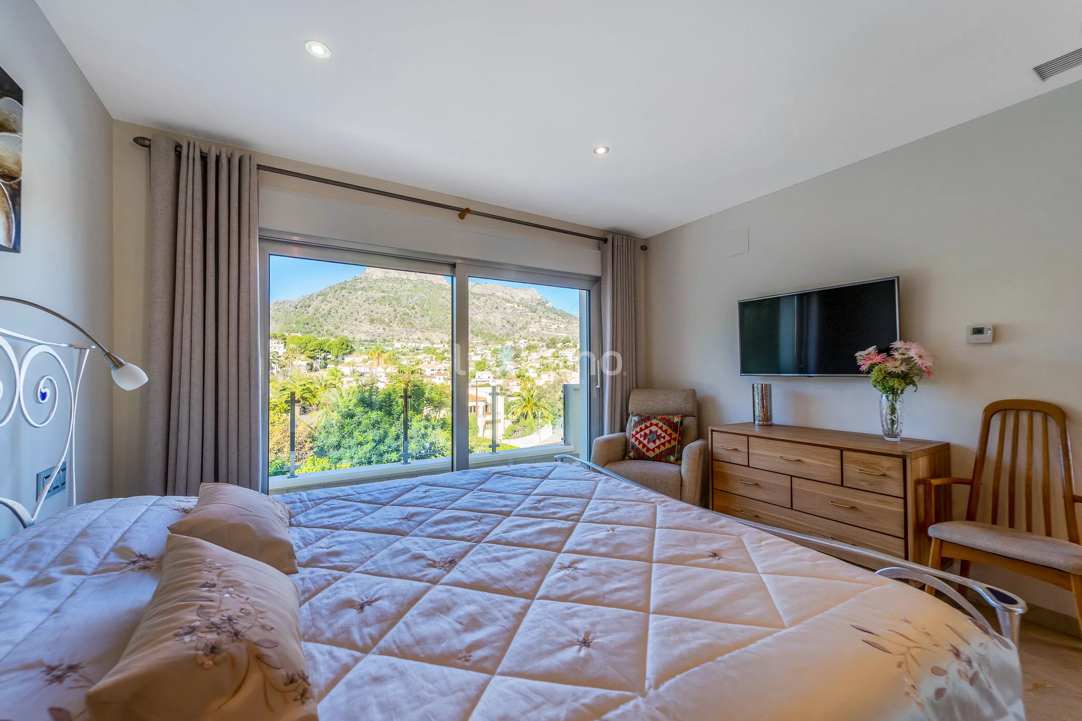 Exclusive luxury villa with panoramic sea views — photo 27