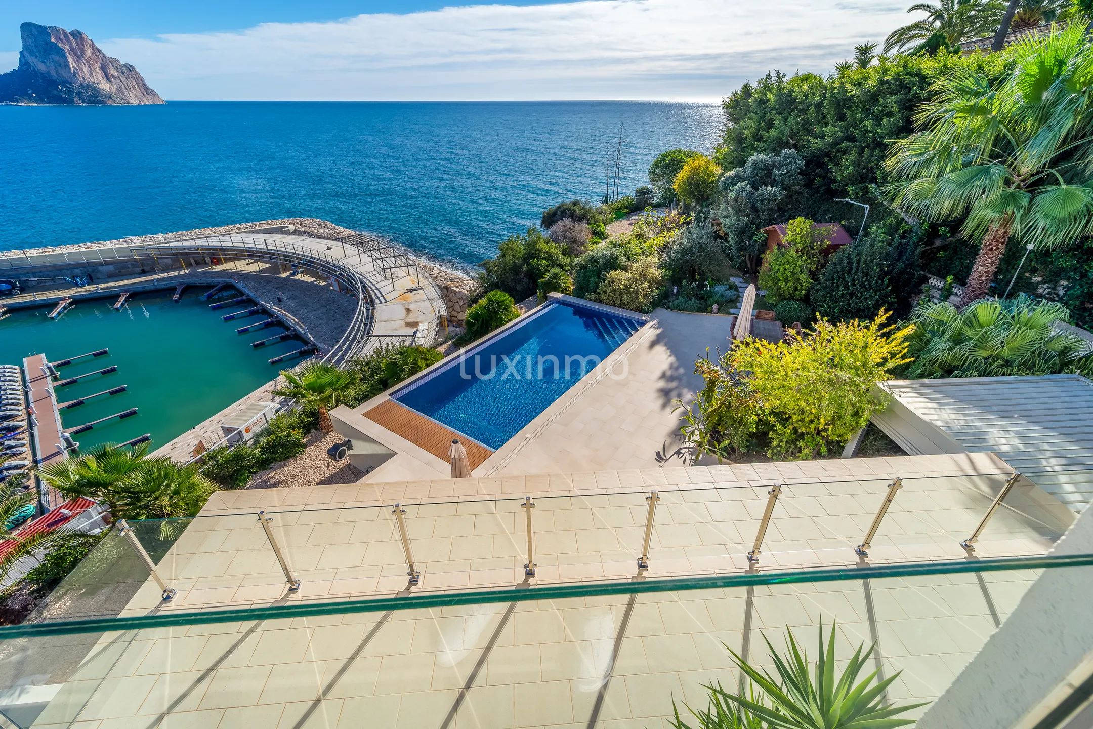 Exclusive luxury villa with panoramic sea views — photo 43