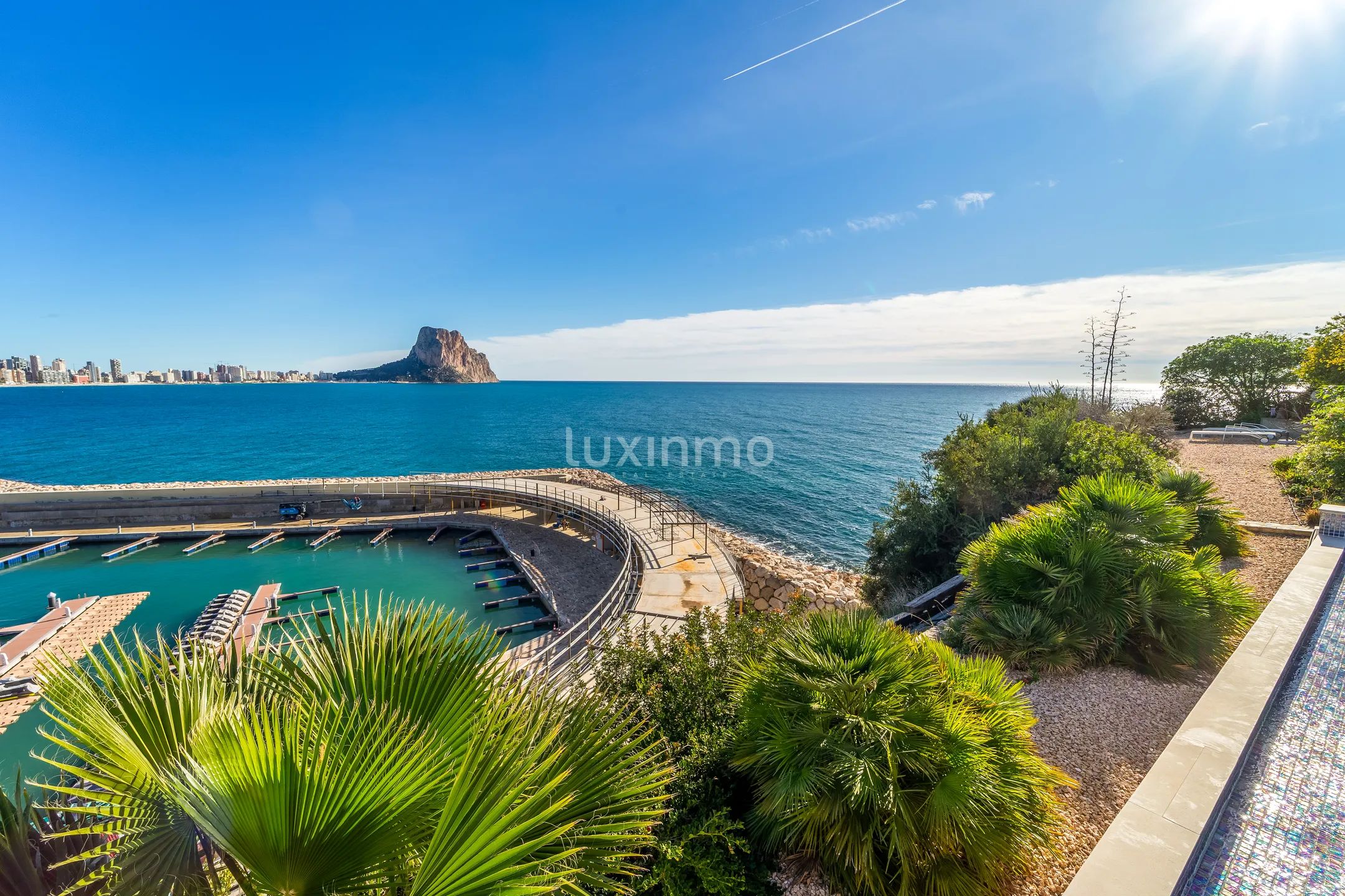Exclusive luxury villa with panoramic sea views — photo 33