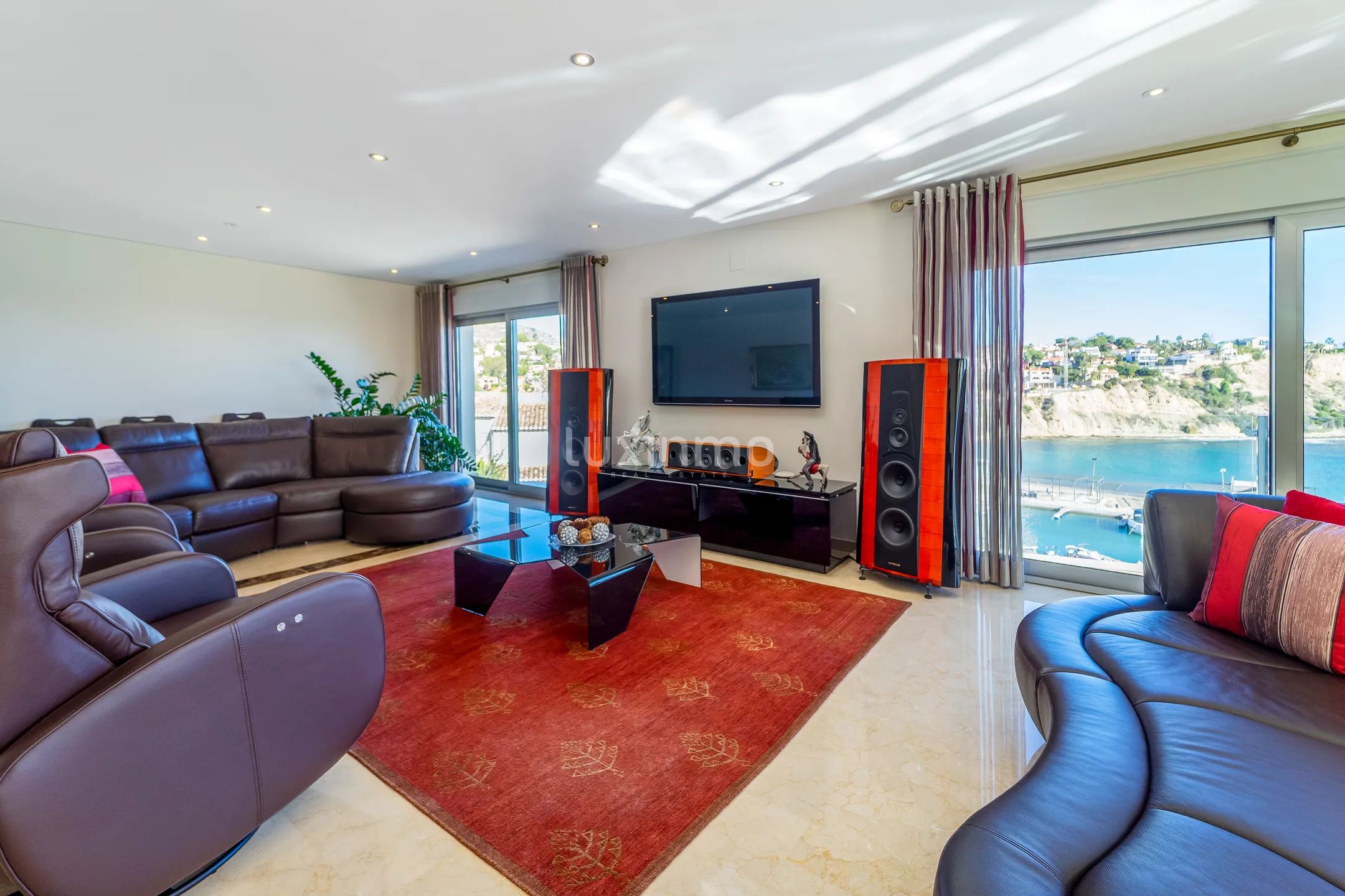 Exclusive luxury villa with panoramic sea views — photo 10