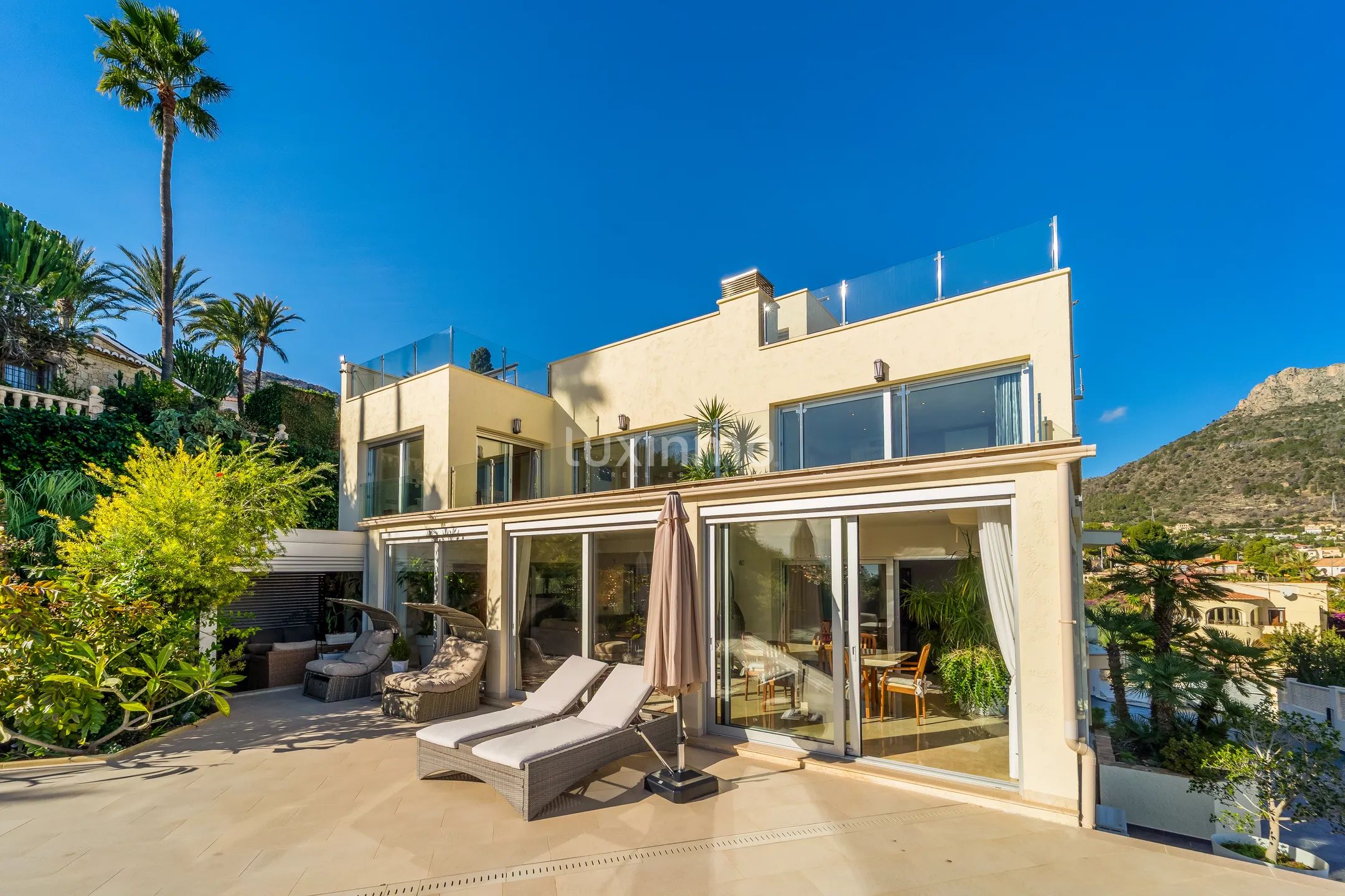 Exclusive luxury villa with panoramic sea views — photo 2