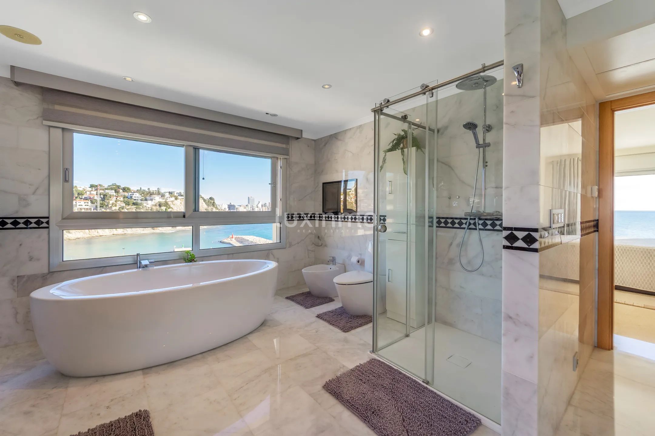 Exclusive luxury villa with panoramic sea views — photo 21