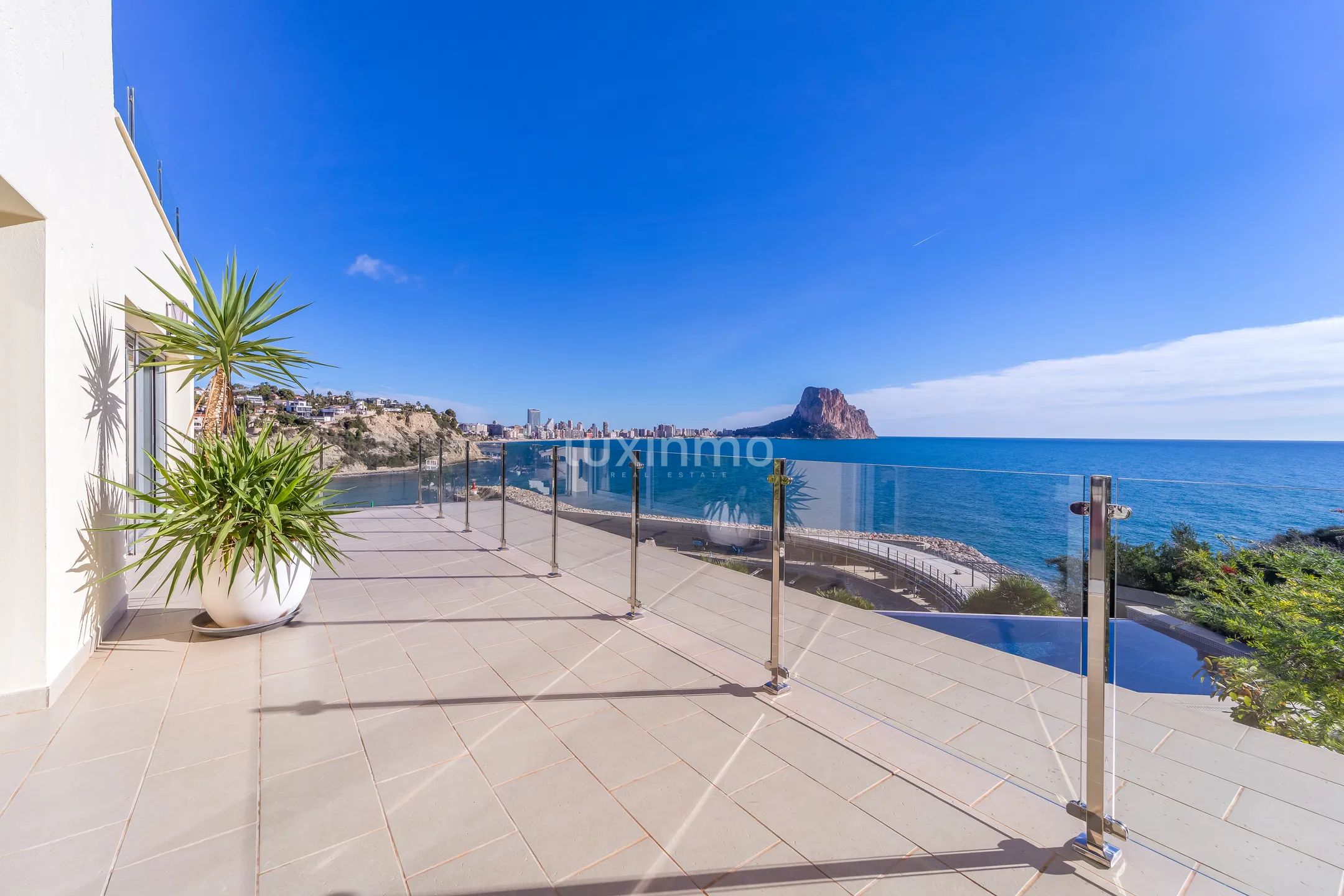 Exclusive luxury villa with panoramic sea views — photo 24